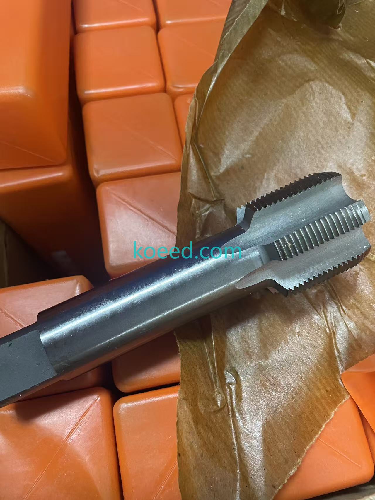 -11/16 x 12 UN Thread Detail View 2