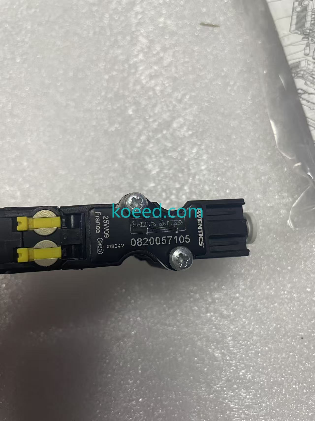 0820057105 PLC Module Side View