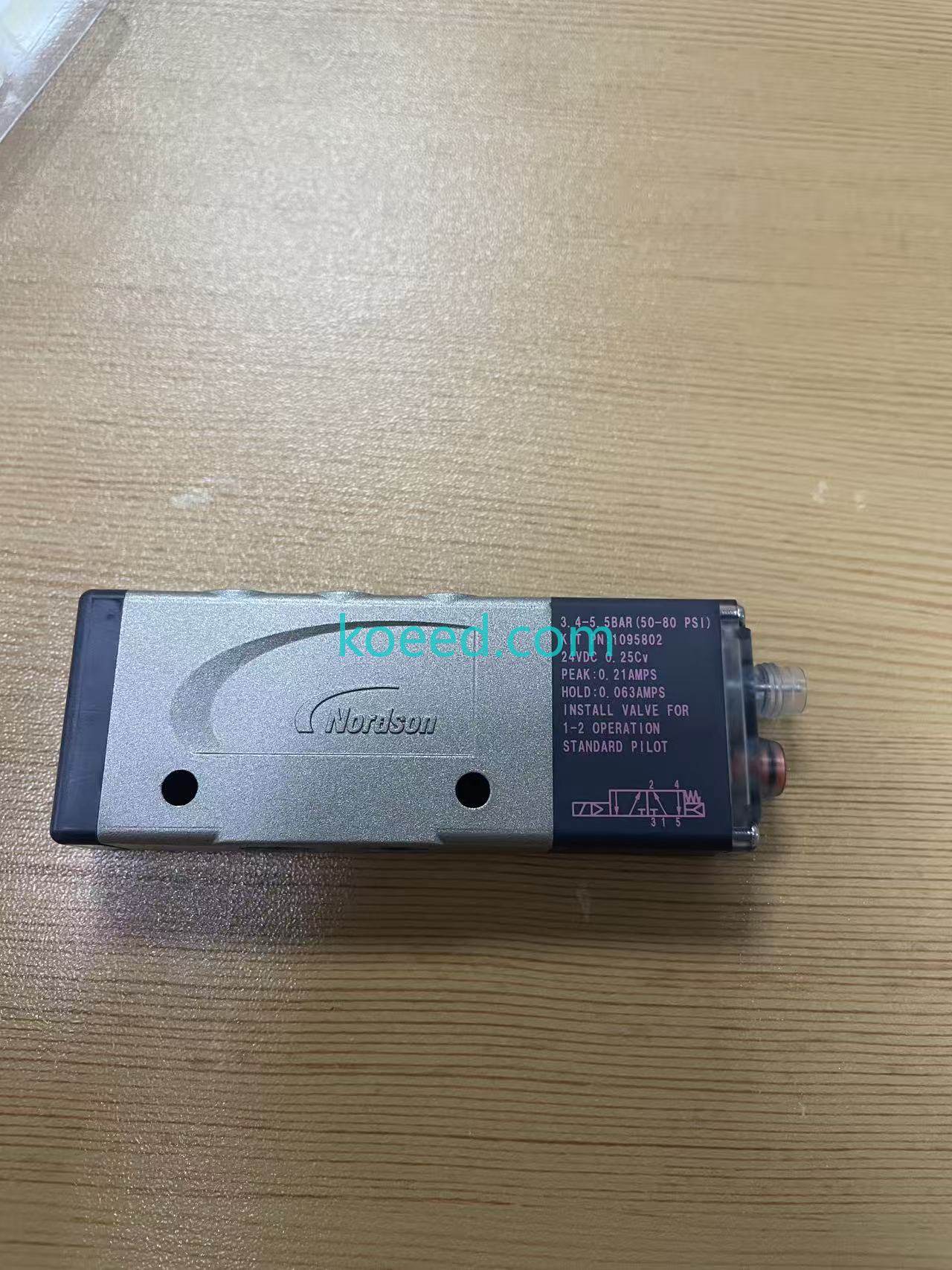 Phoenix Contact 1095802 cable connector detail