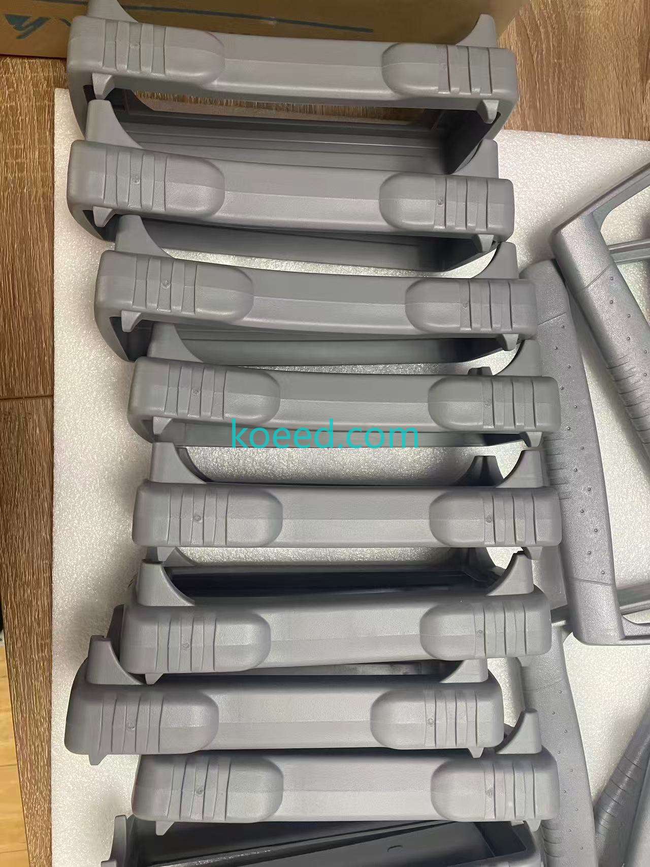 Packaging and accessories