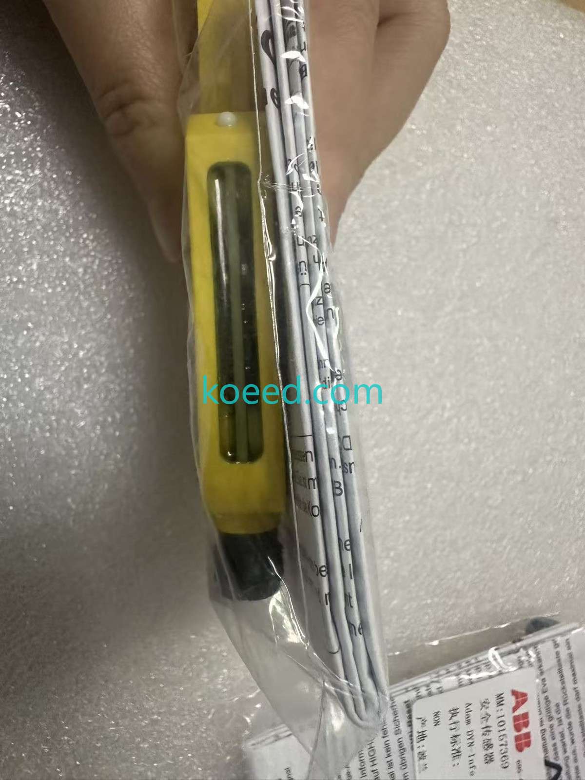 ABB 2TLA020051R5100 Safety Sensor Connector Detail