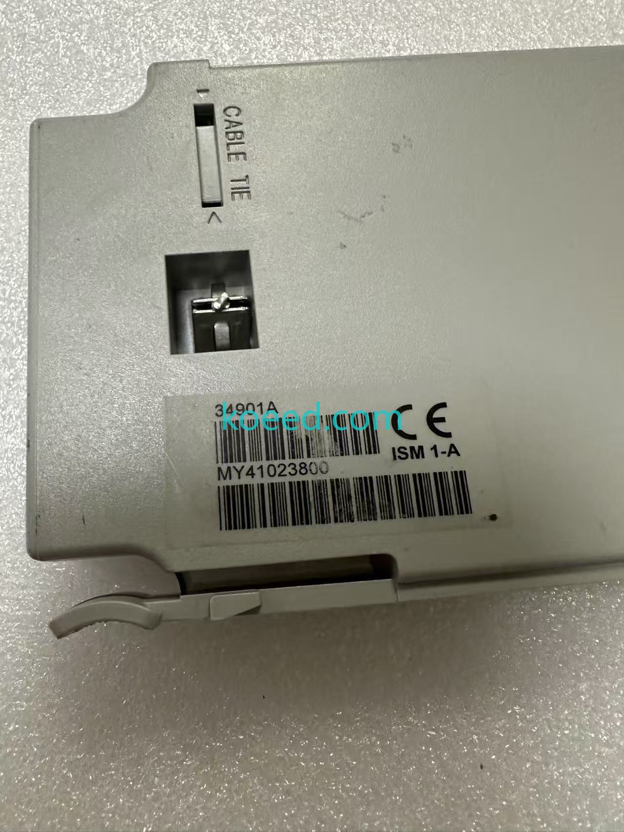 Agilent 34901A isothermal block close-up