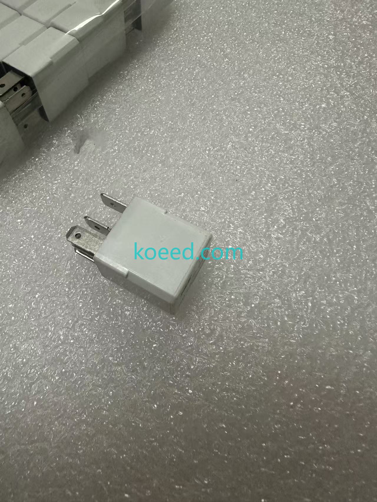 4133-S-DC12V-C-R-ZZ - Koeed Fashion View