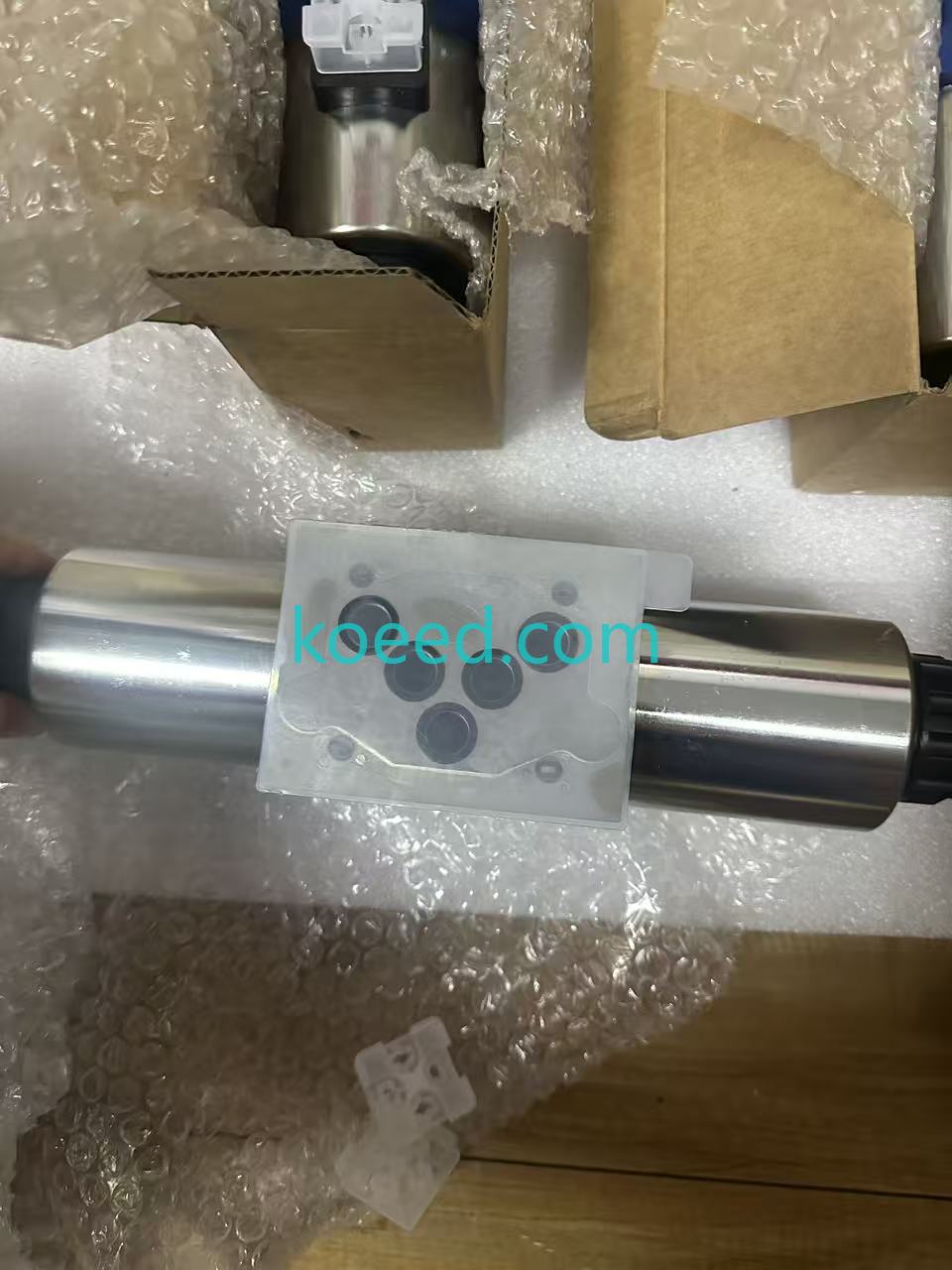 Rexroth 4WE10J50/EG24N9K4/M R901278744 - View 1