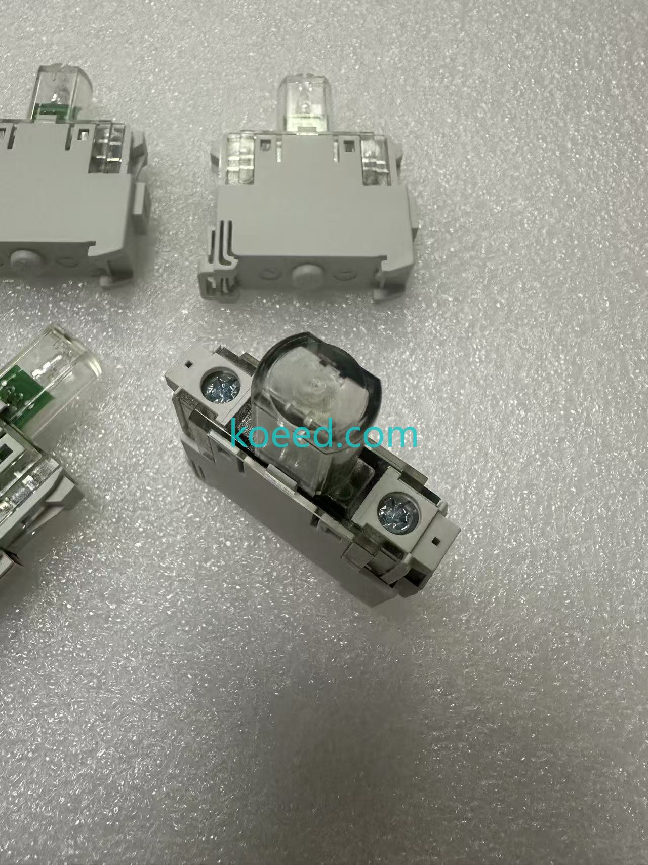 8010/2-01-WS Front View