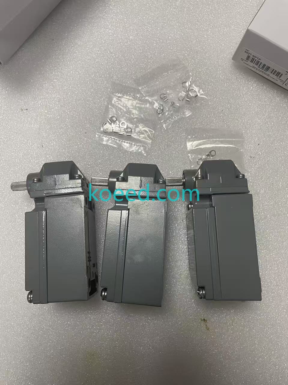802T-NPTP limit switch mounting base