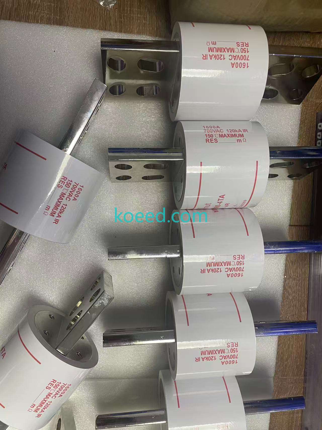 A70P1600-4TA Fuse Terminal Detail