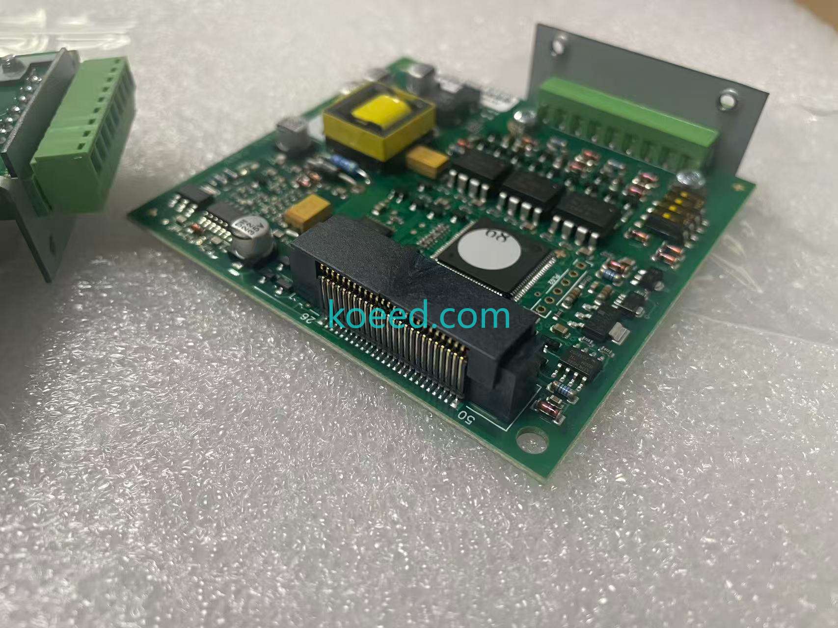 AH465779U001 - Product View