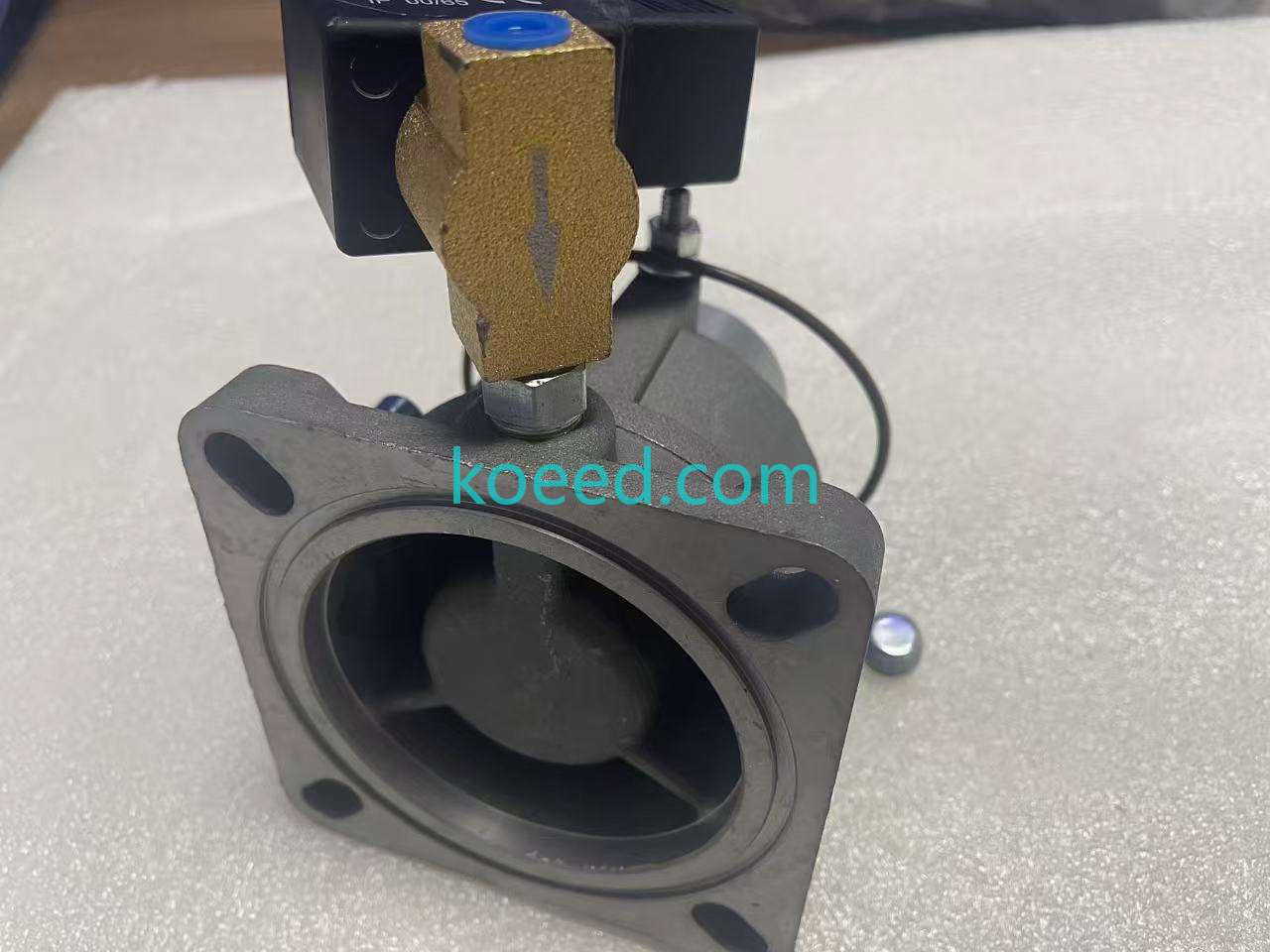 AIV-40B-K Installation View