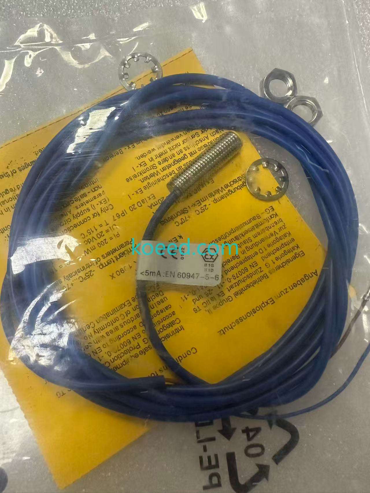 TURCK BI1.5-EG08-Y1 1003600 Close-up Details