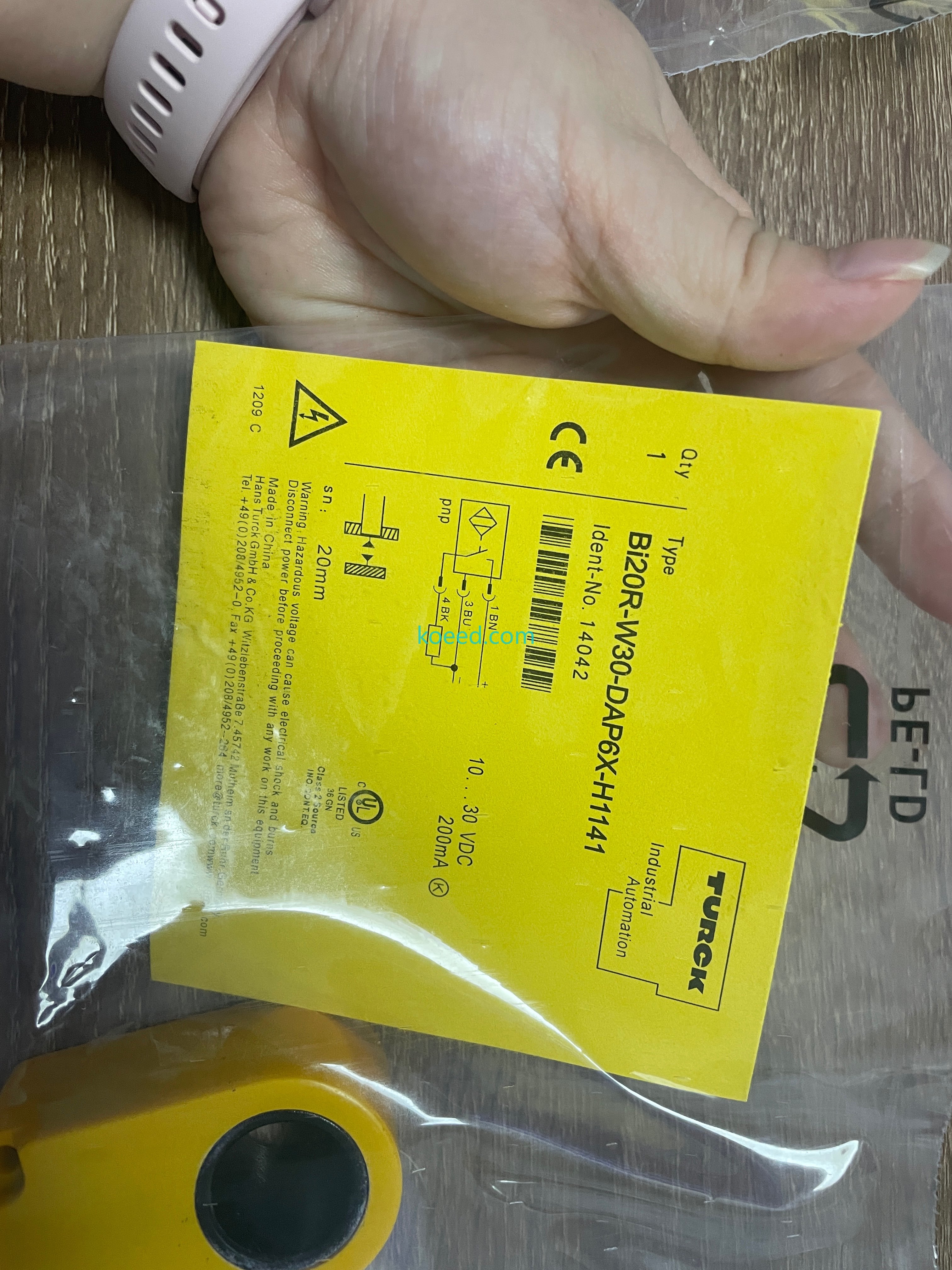 BI20R-W30-DAP6X-H1141 Side View