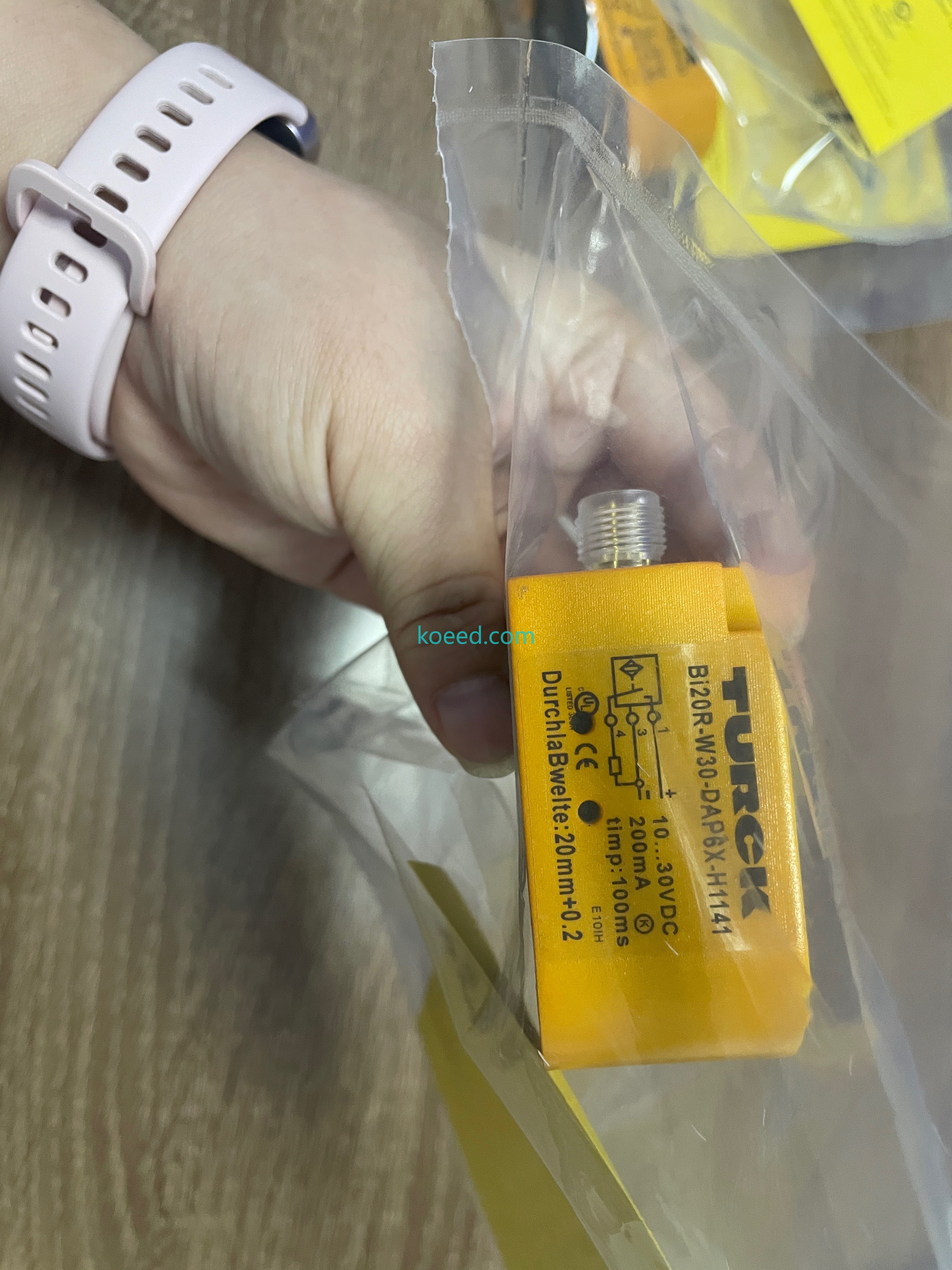 BI20R-W30-DAP6X-H1141 Dimensions