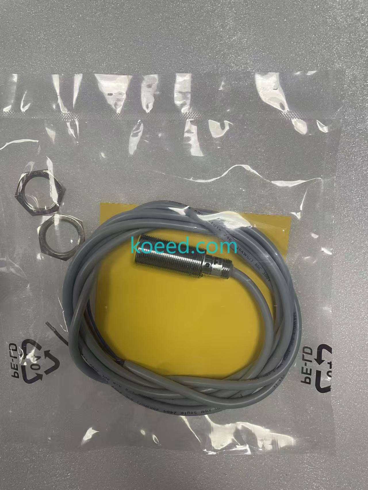 Turck BI8U-EM18WD-AP6X Packaging