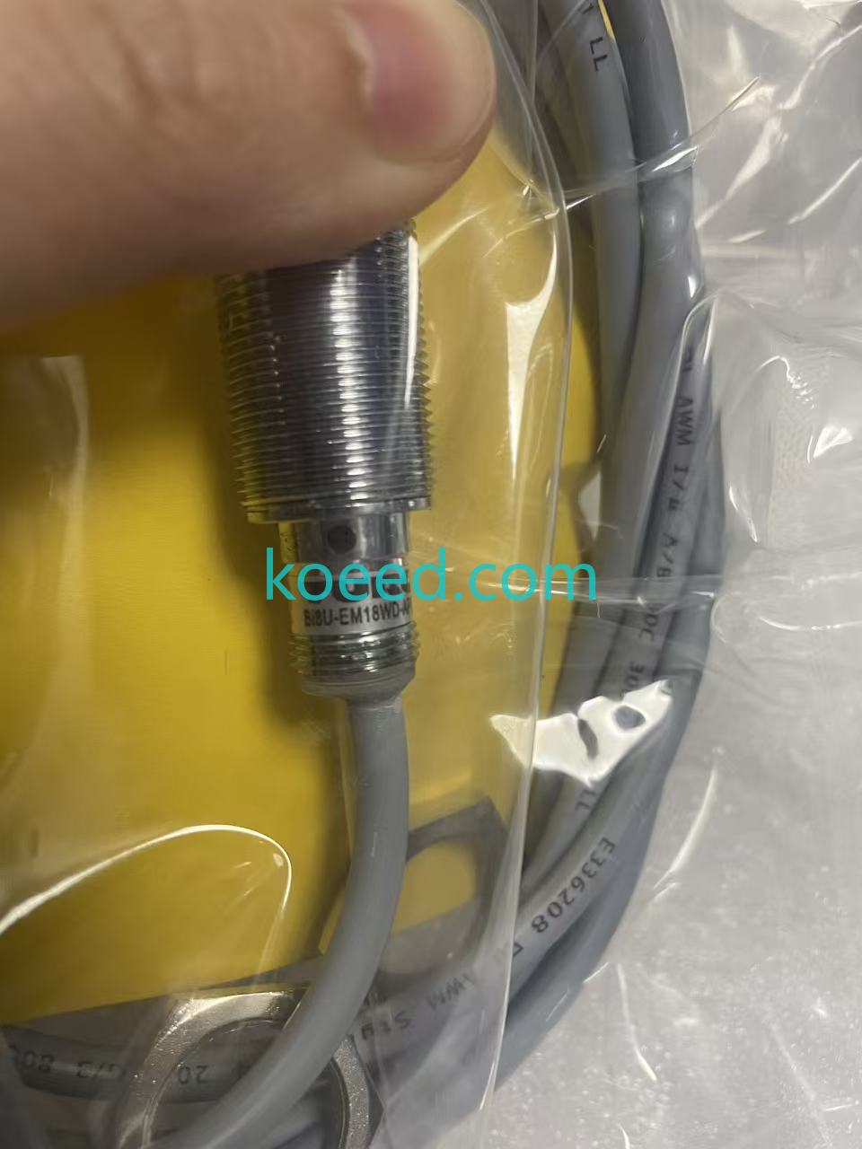Turck BI8U-EM18WD-AP6X Connection Details
