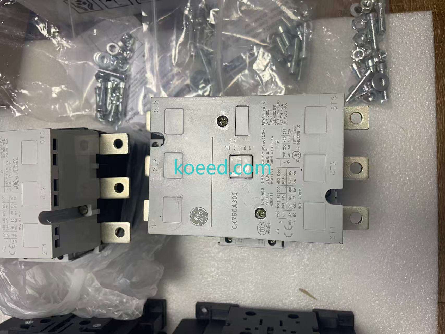 GE CK75CA300 Front View