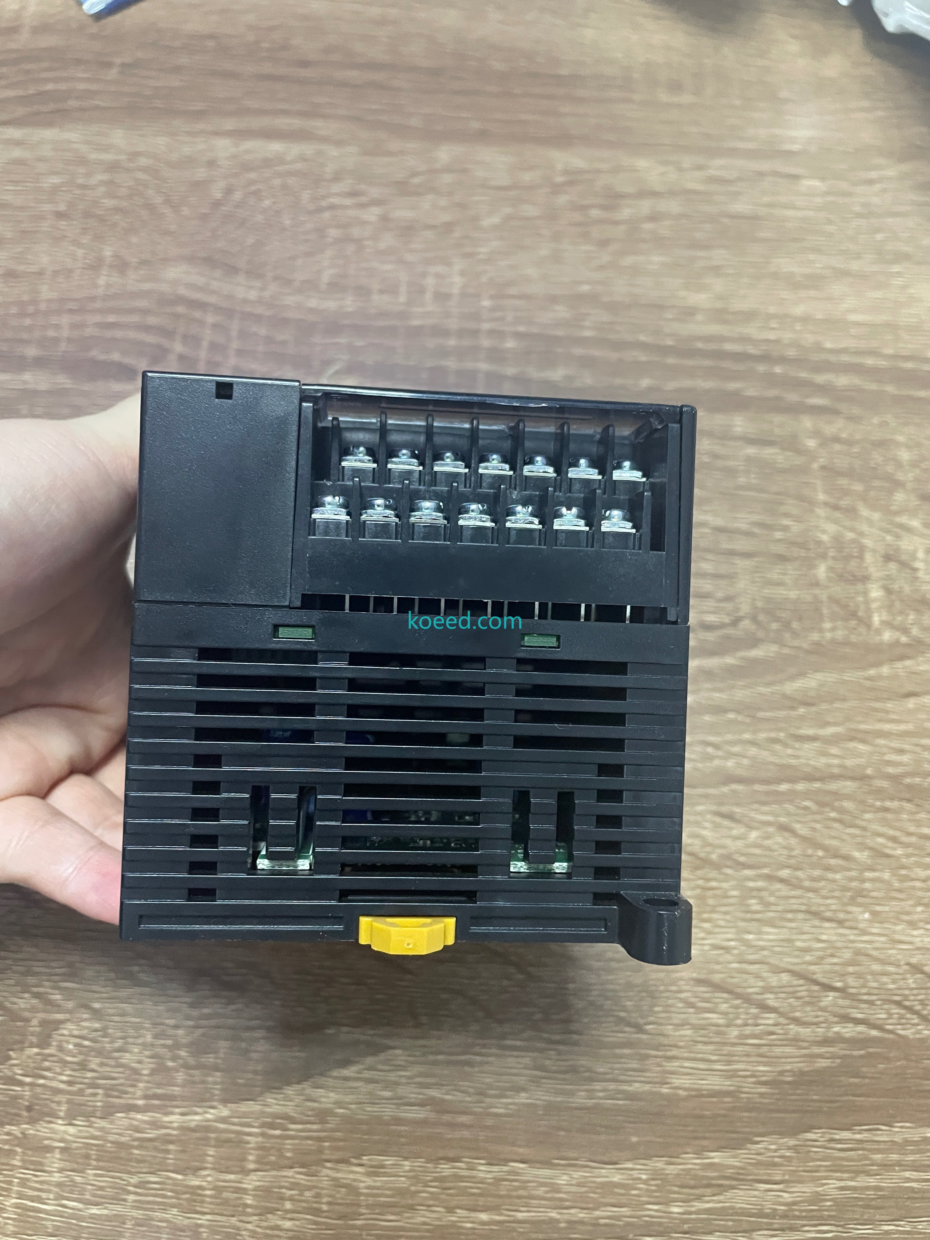 Omron CP1L-L14DR-D Mounting Details