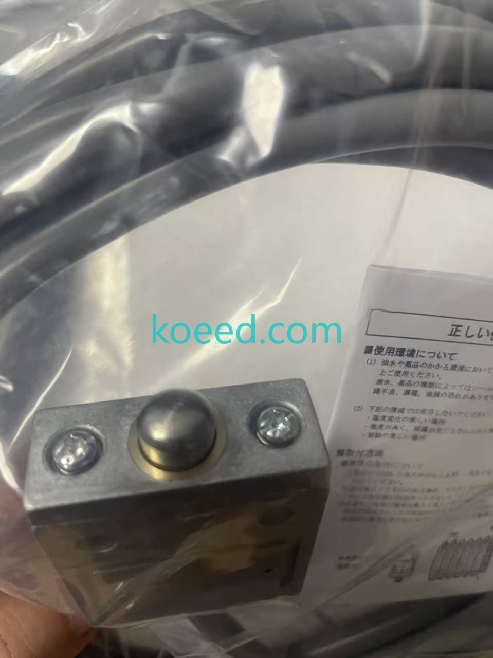 Omron D4C-1601 Side View