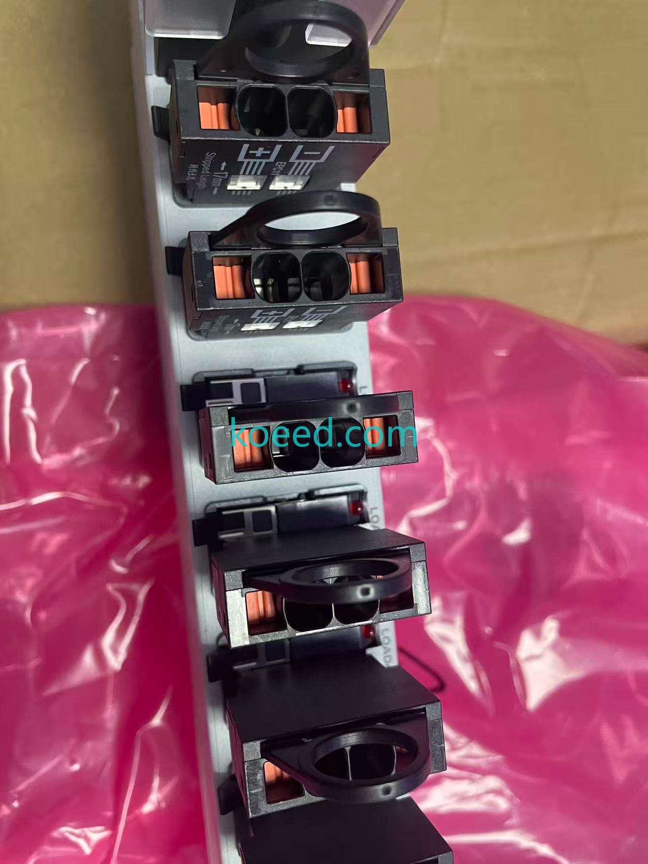 DCDU-12B - Product View