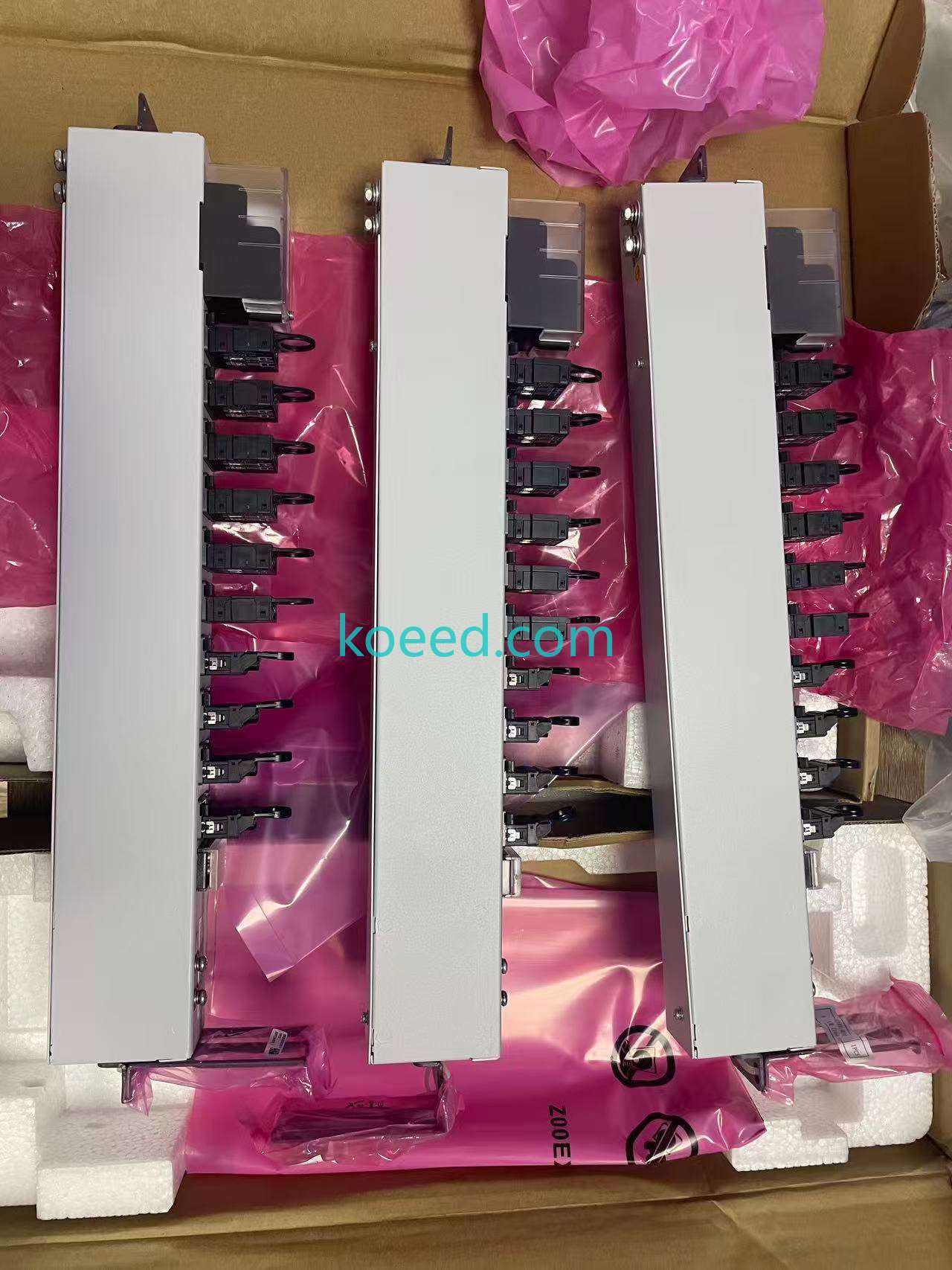 DCDU-12B - Product View