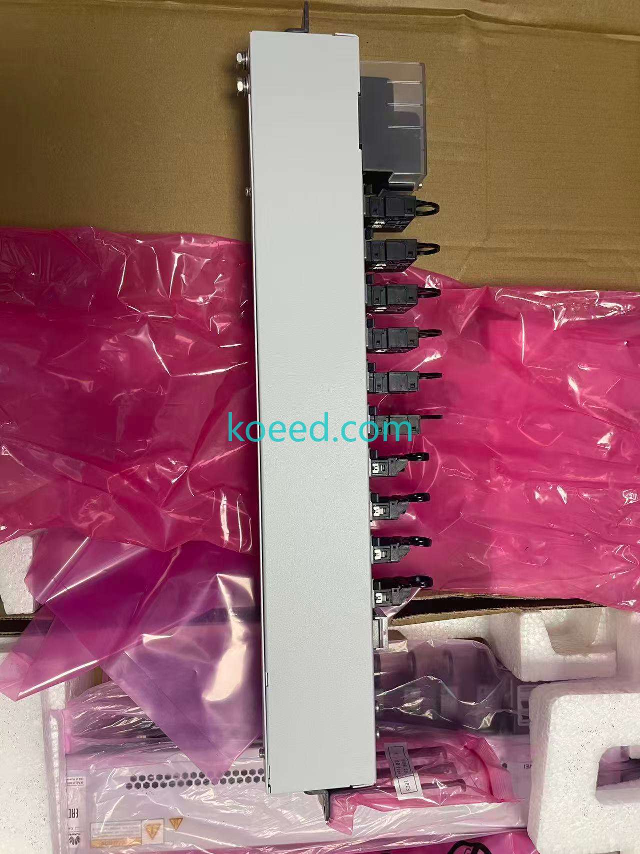 DCDU-12B - Product View