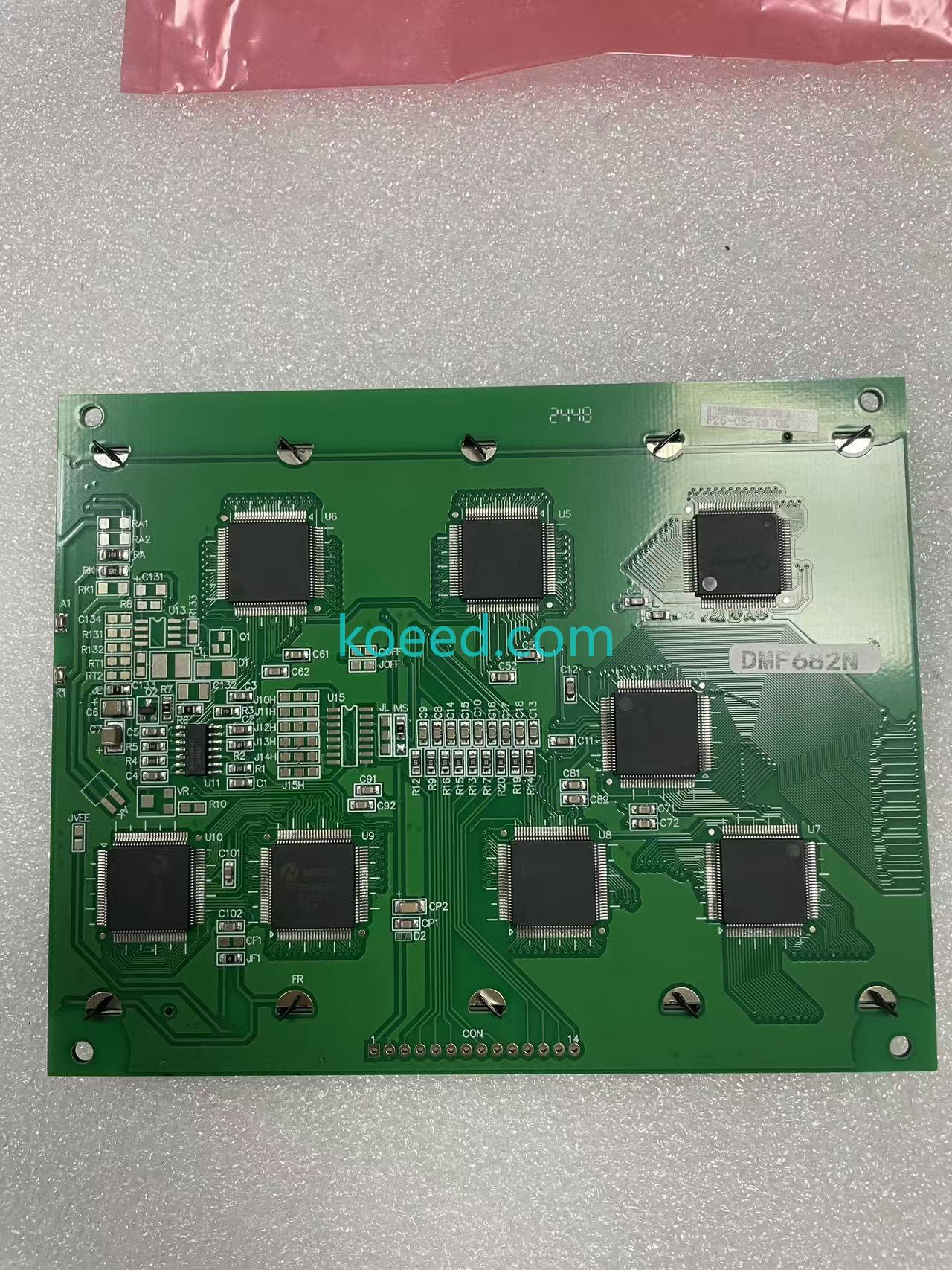 DMF682N powered-on display test — pixel integrity verification