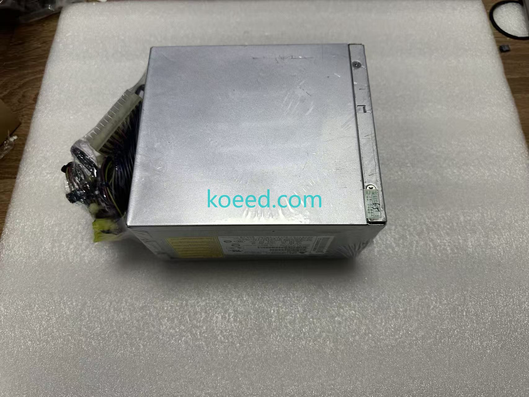 Delta DPS-575AB Connector Details