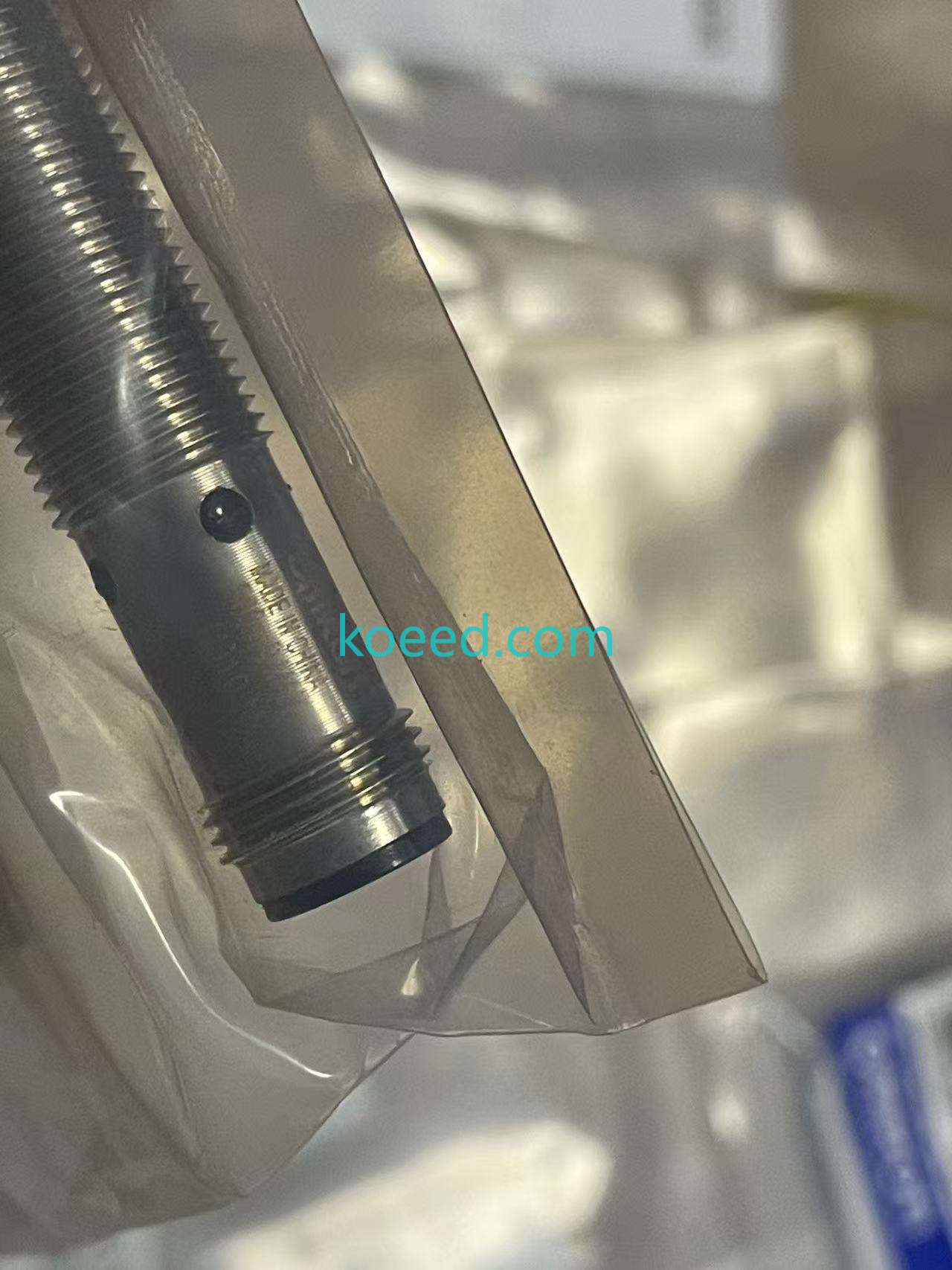 E2B-M12LS04-M1-B1 - Product View