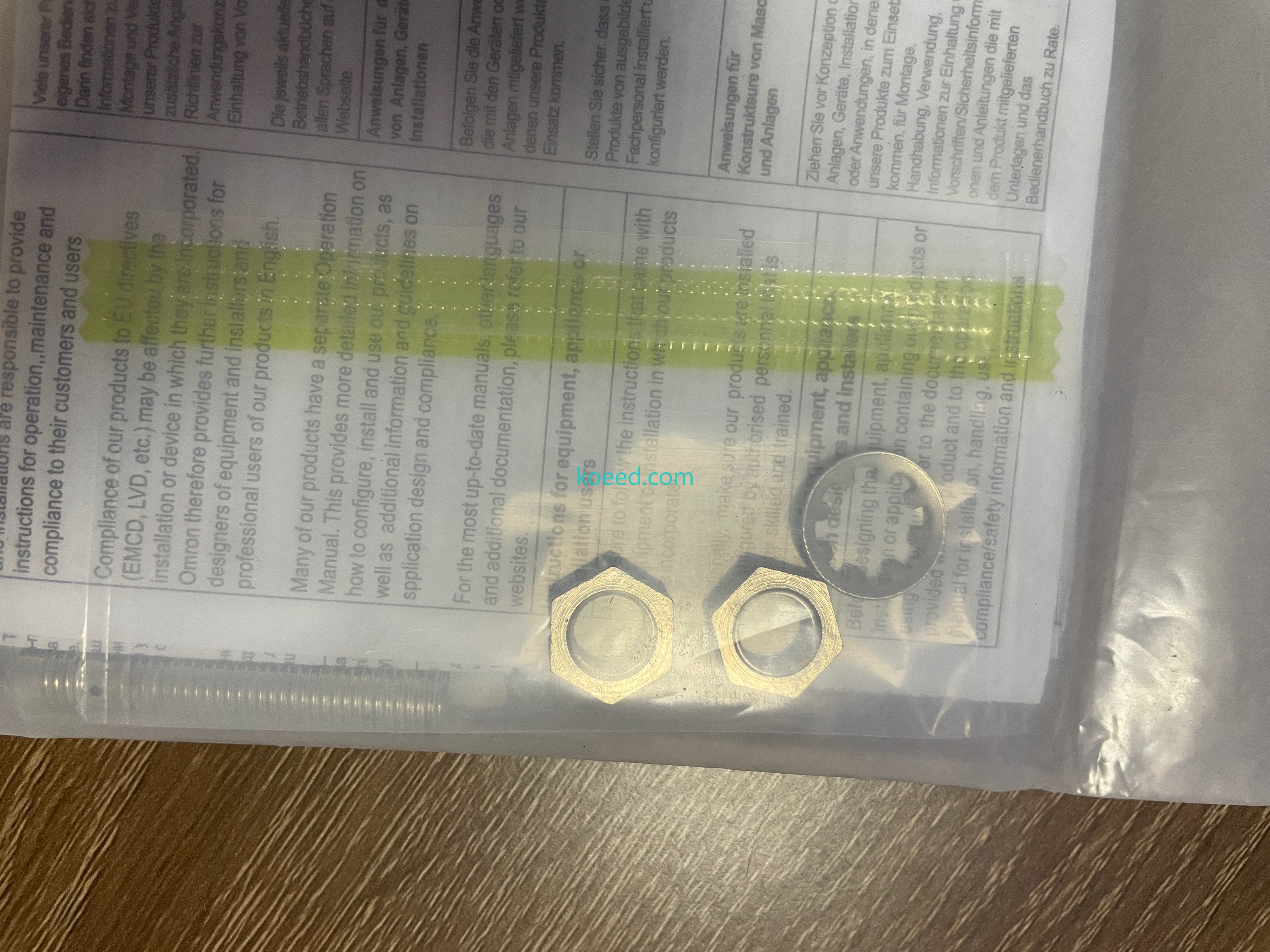 Omron E2E-X4B1D8-M3 Connector Detail