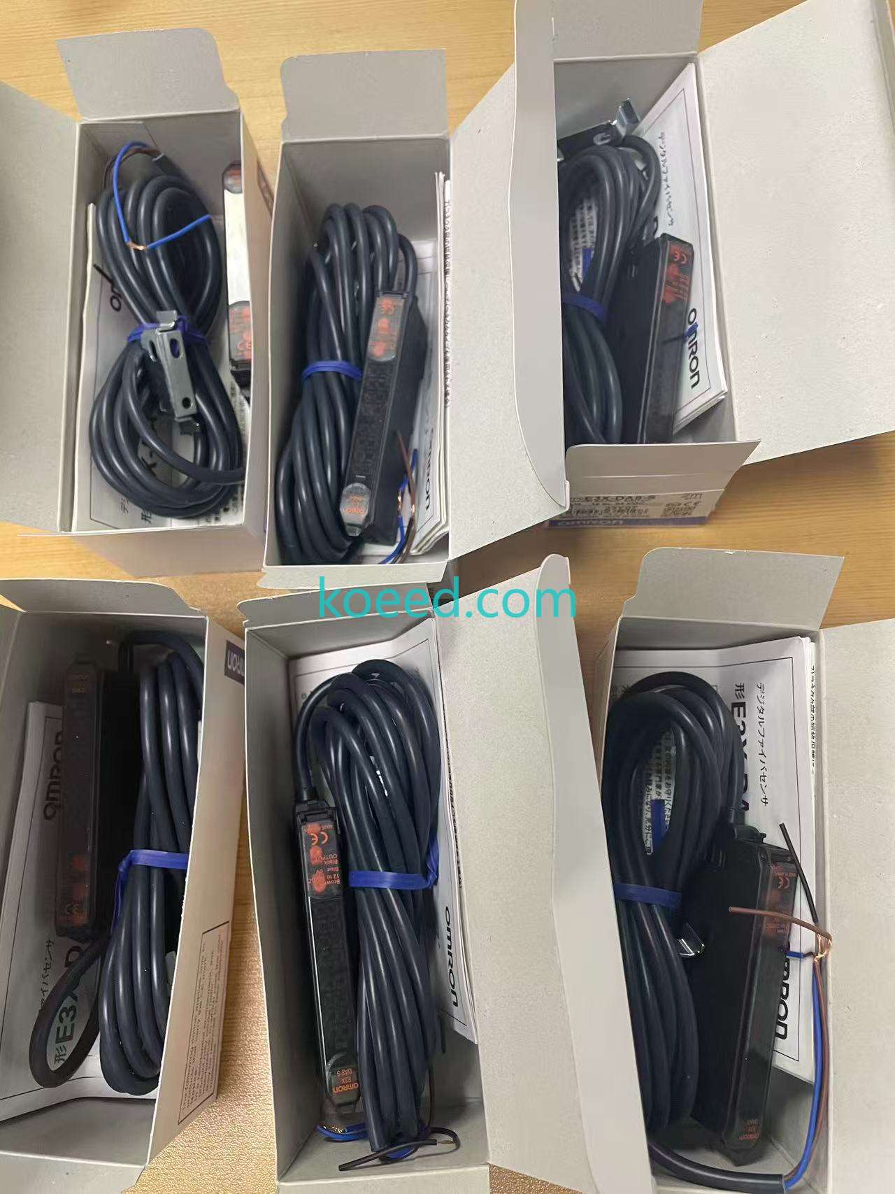 Omron E3X-DA8-S Connection Details