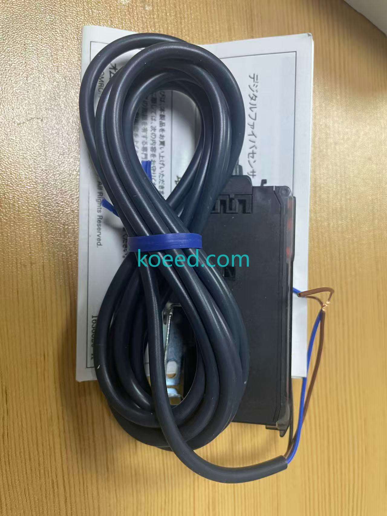 Omron E3X-DA8-S Front View