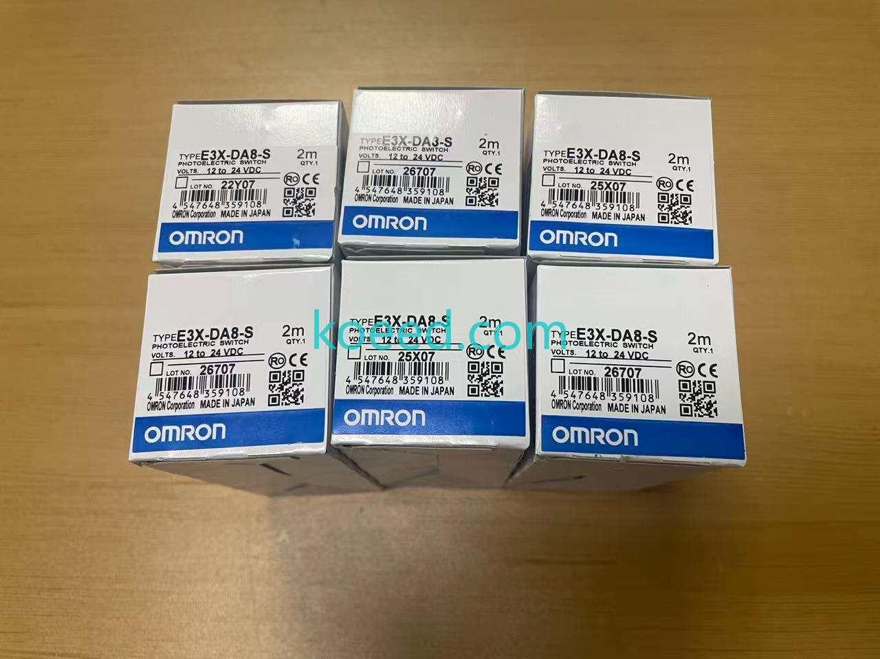 Omron E3X-DA8-S Packaging