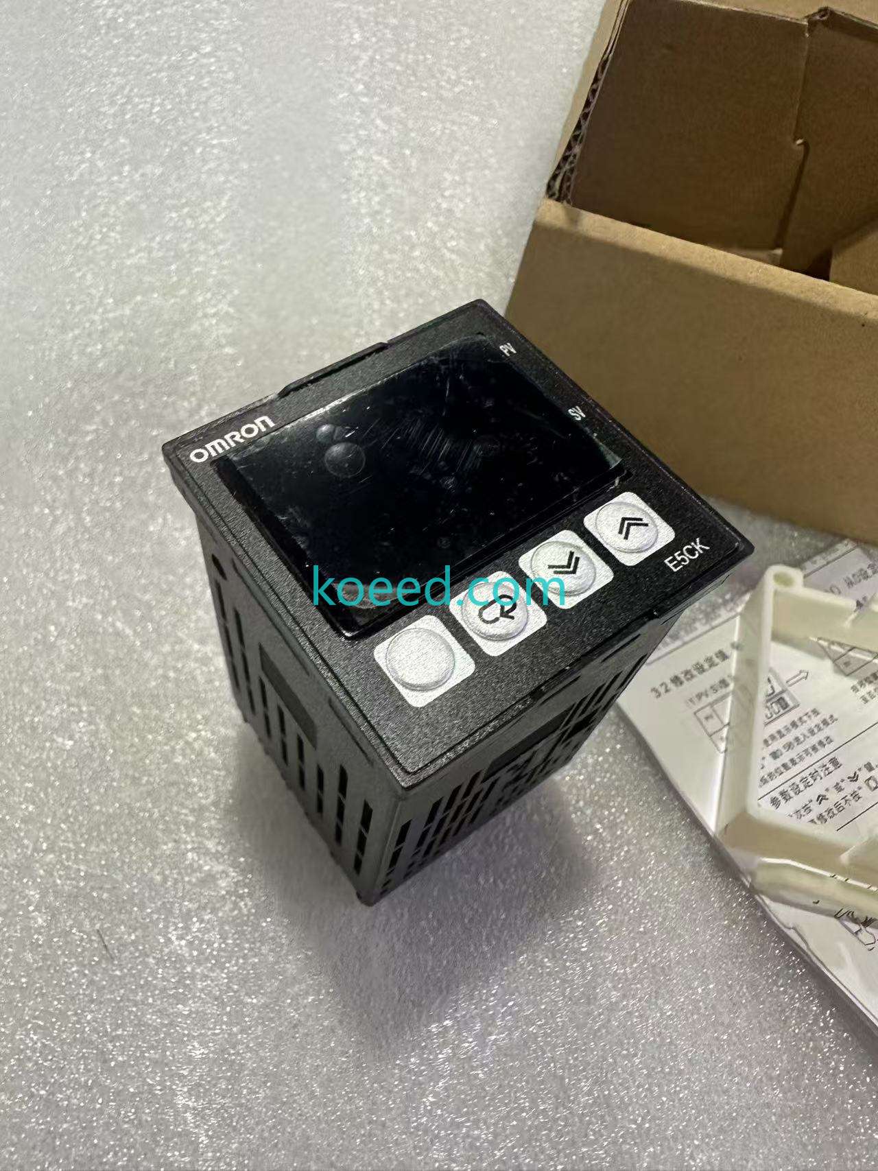 Omron E5CK-AA1-500 Front View