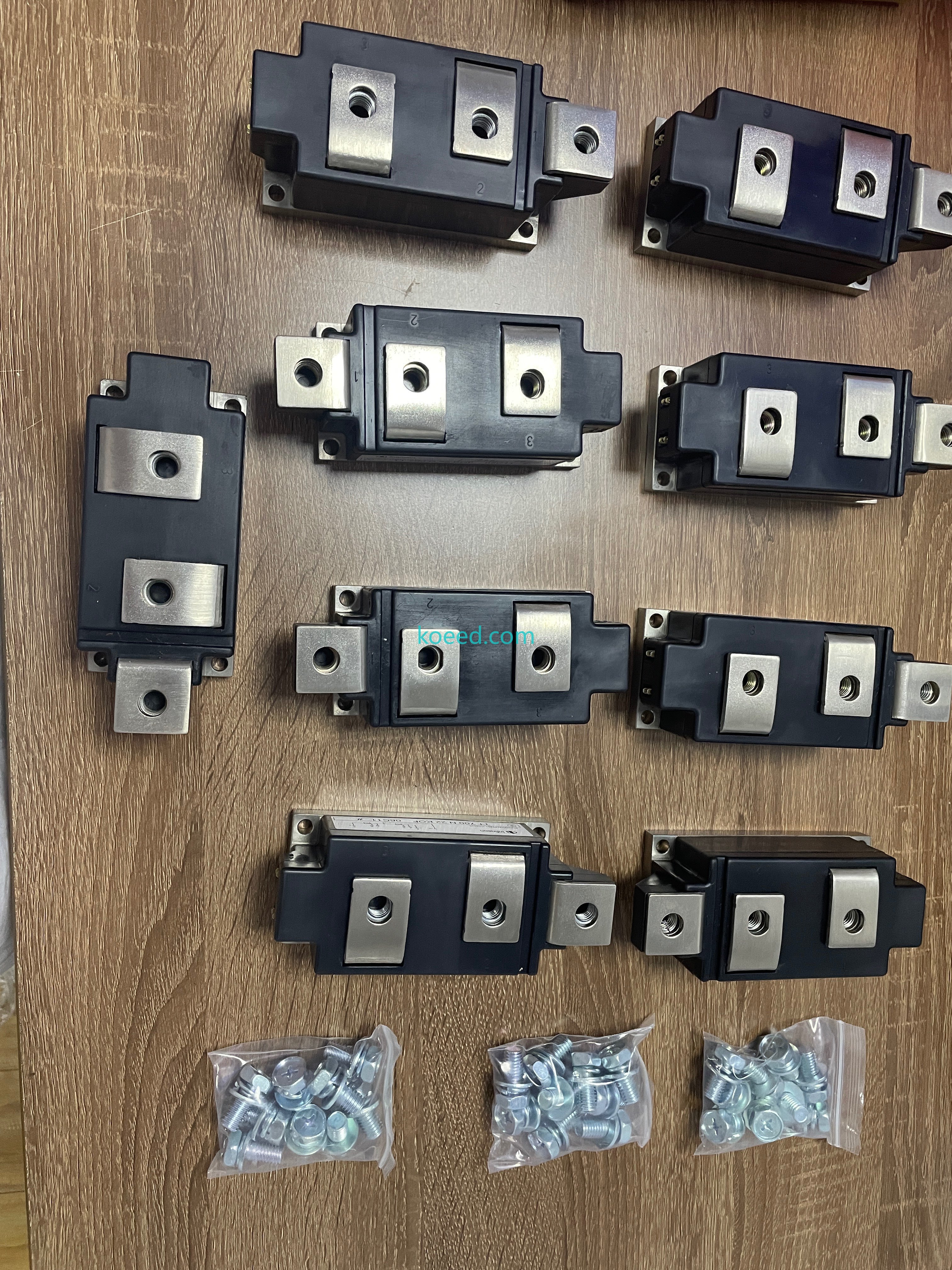 Omron E5CN-HR2M-500 Side View