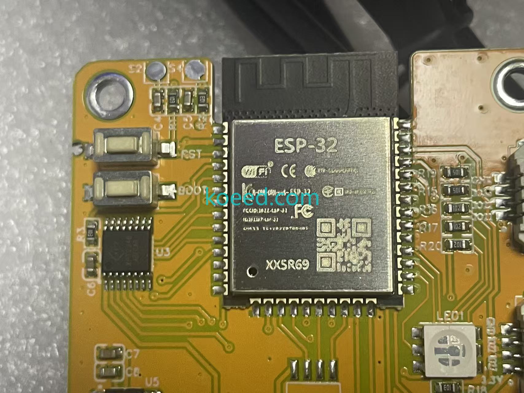ESP32 - Koeed Fashion View