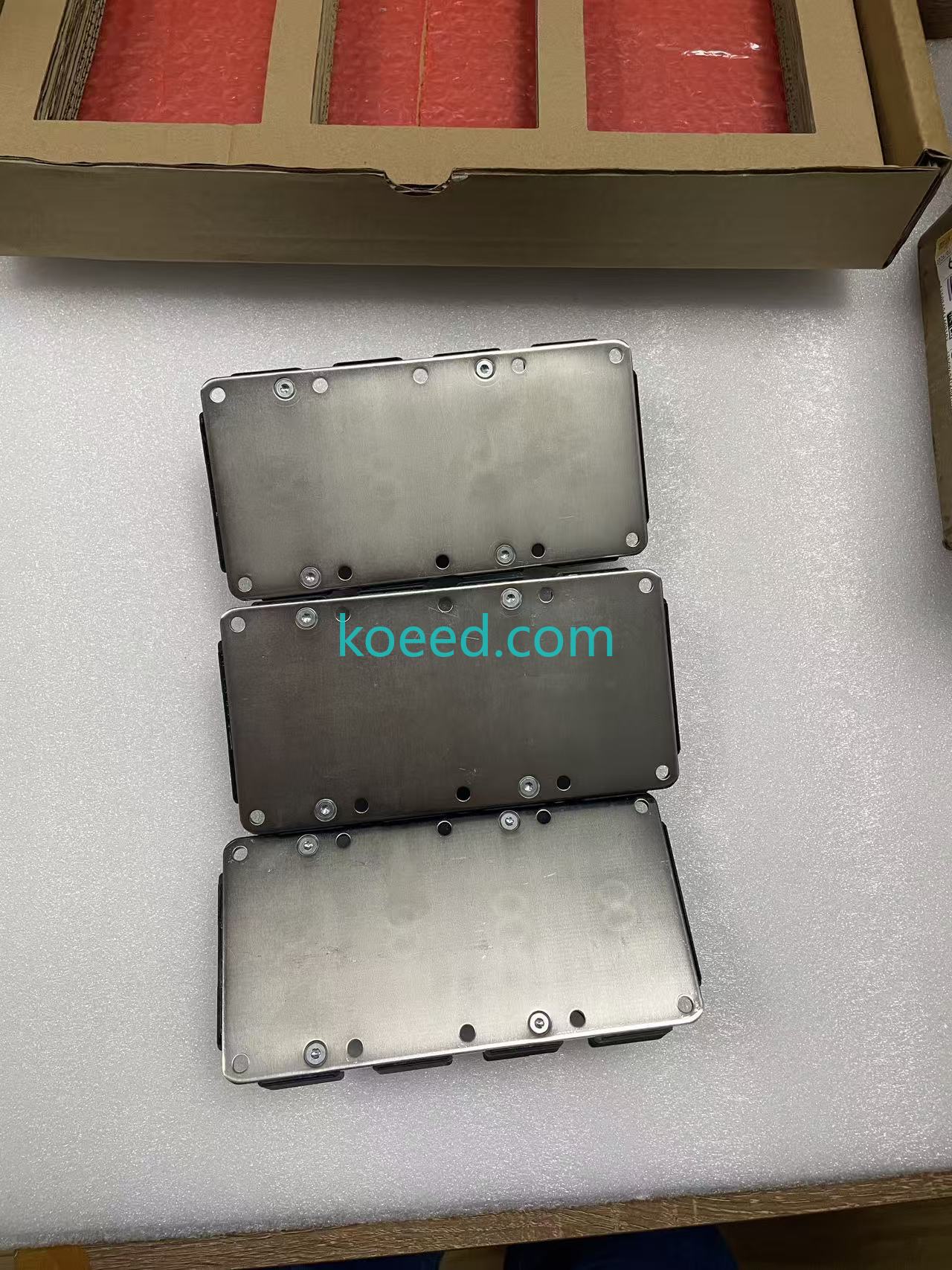 FF900R12IP4 Terminal Connections