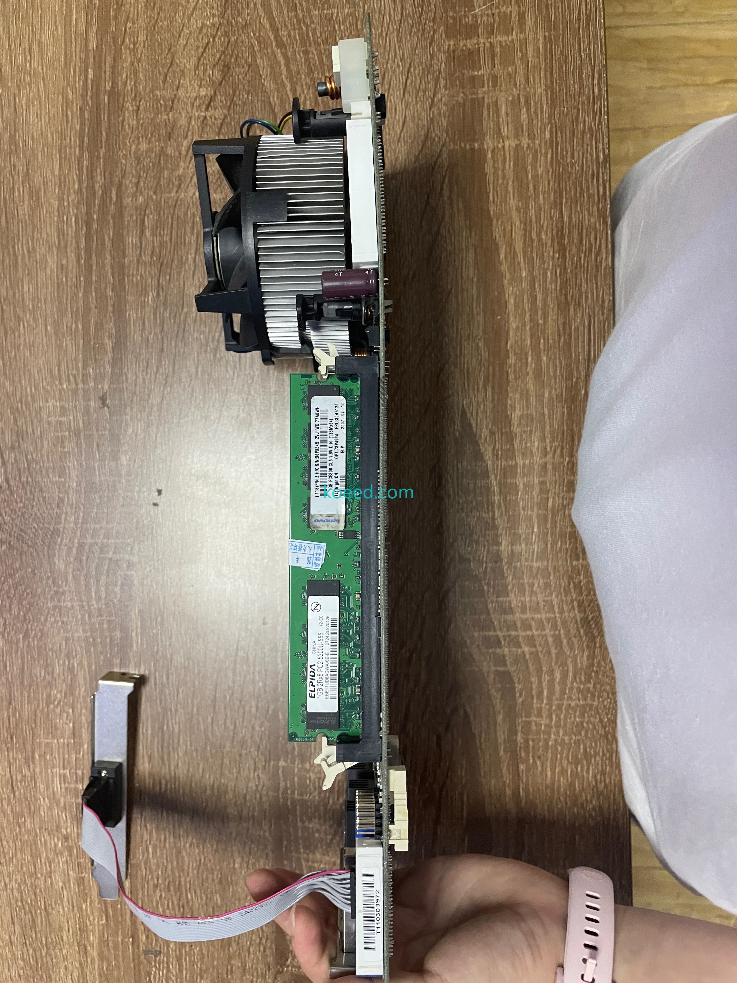 Commell FS-979 Components