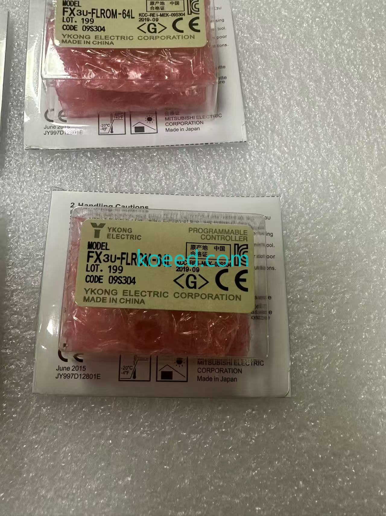 FX3U-FLROM-64L Close-up