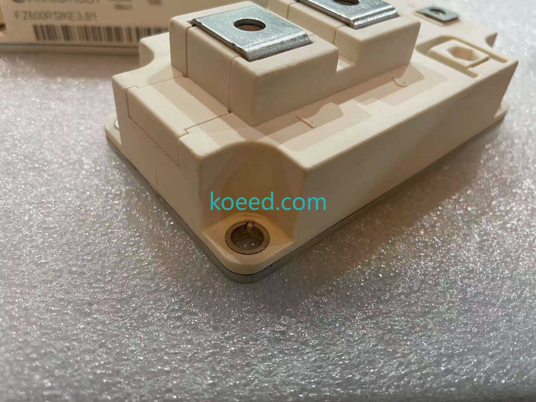 FZ600R12KE3-B1 Front View