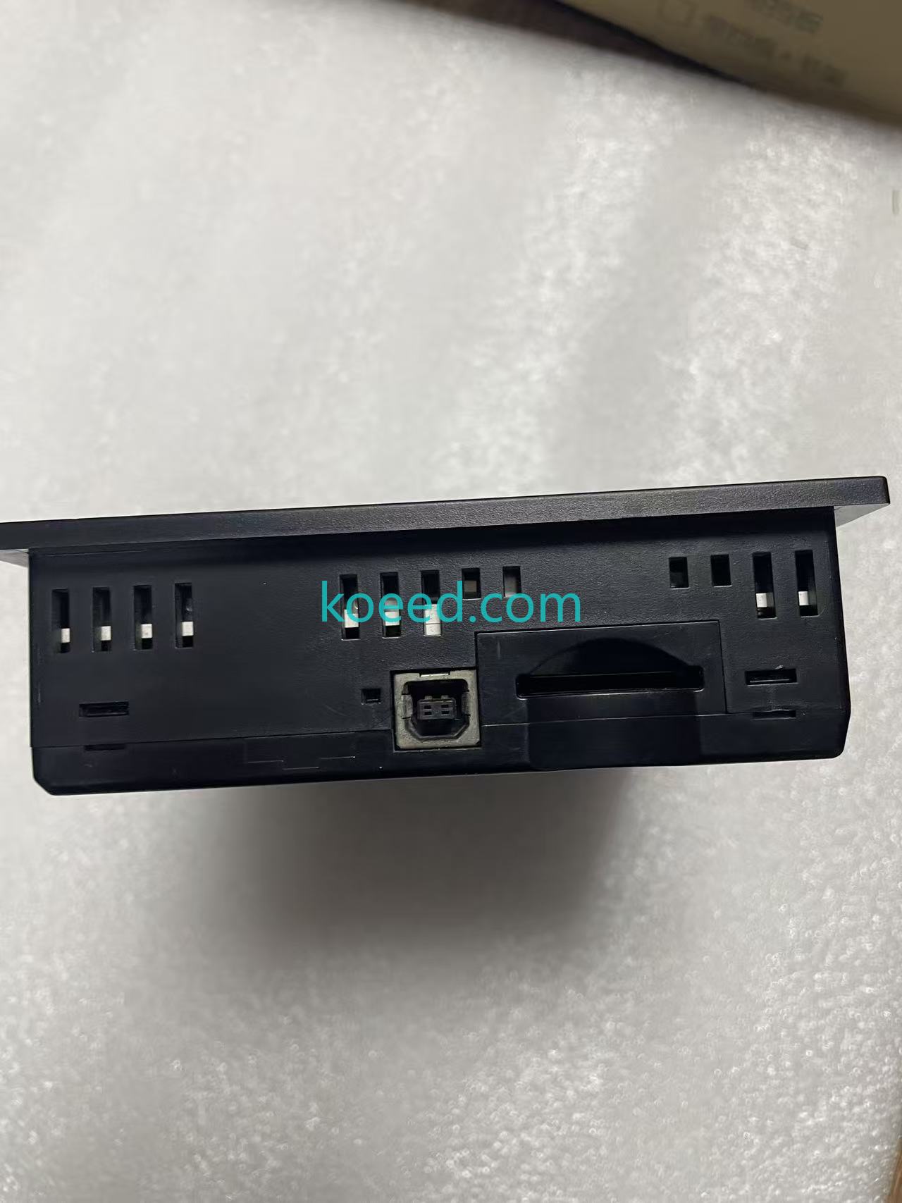GT32 AIG32TQ02D Side View