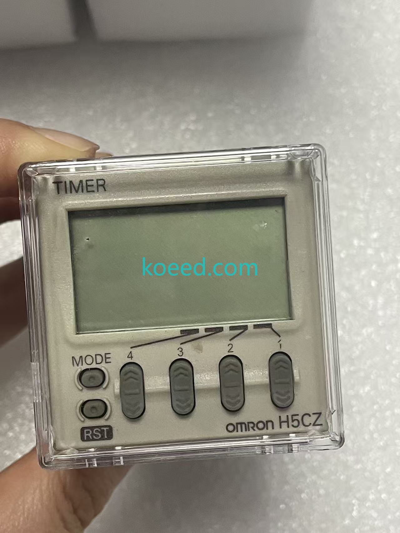 H5CZ-L8D close-up of display and controls