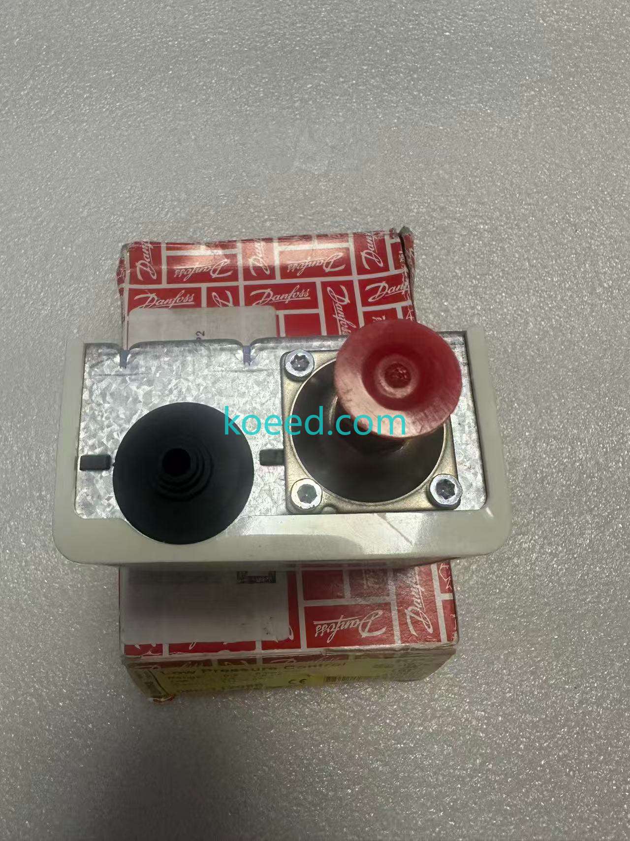 Danfoss KP2 060-112066 Front View