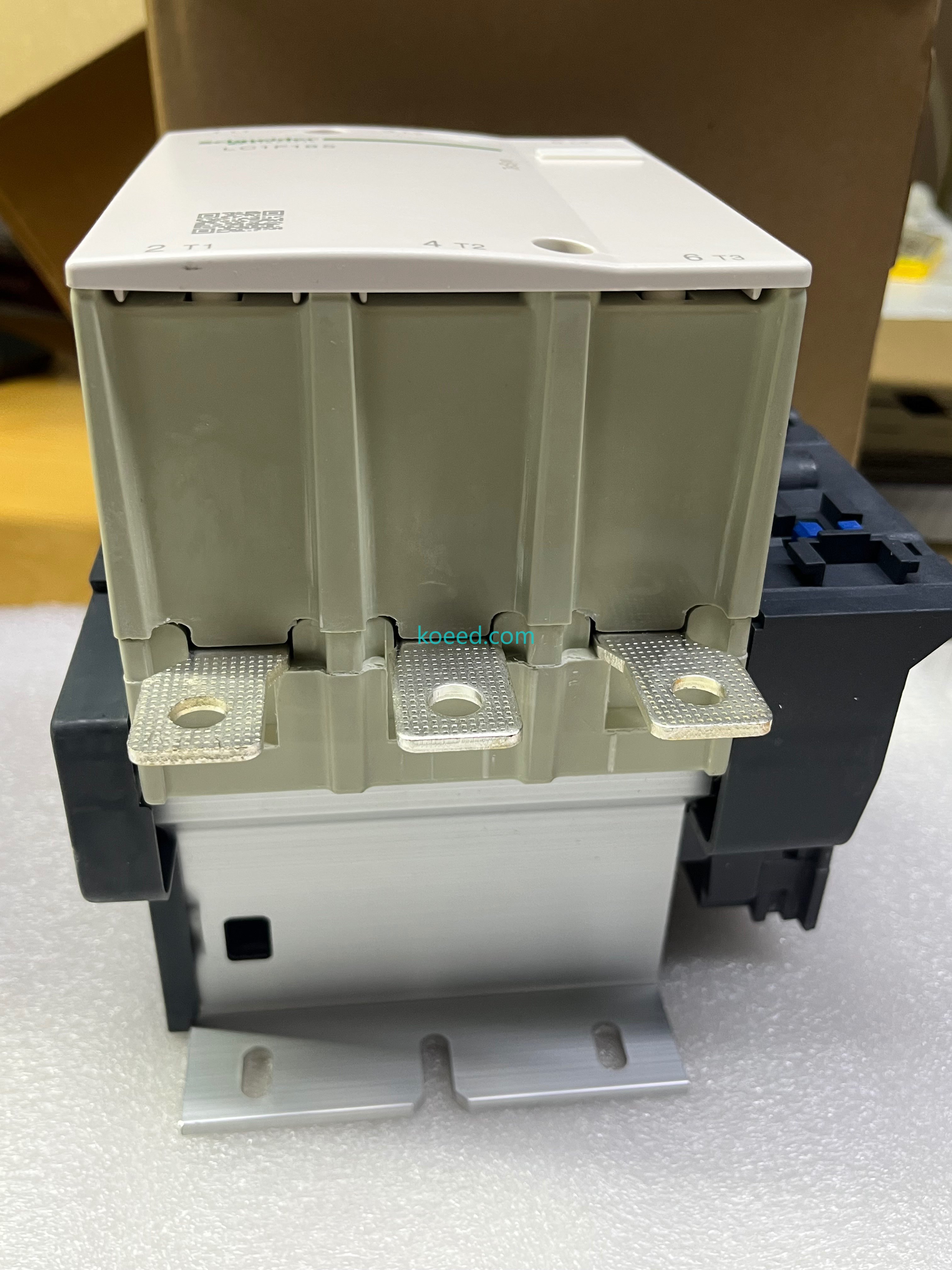 Schneider LC1F185M7 — Top Terminal View