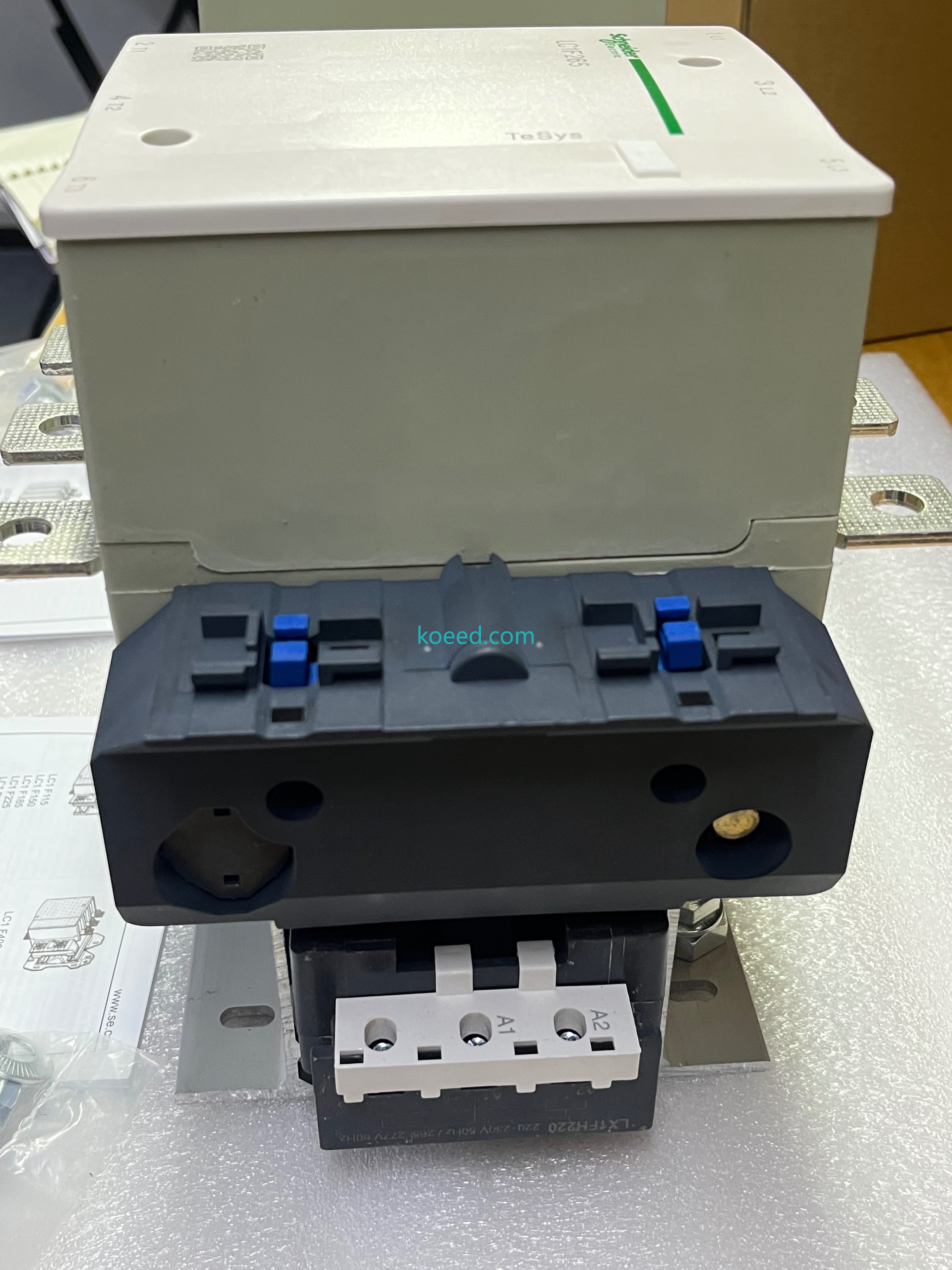 Schneider LC1F265M7 — Packaging & Factory Seal