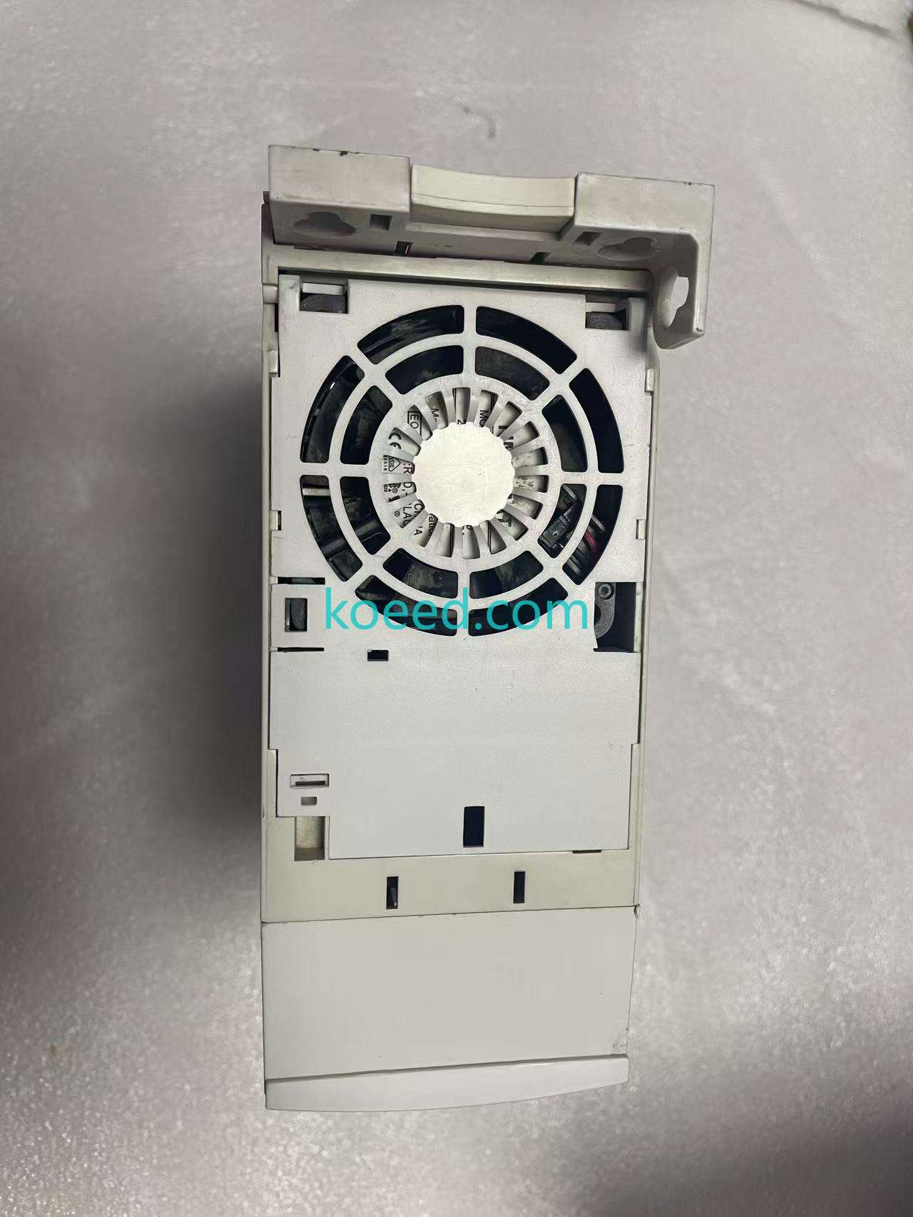 TDS3000 Series LCD - Screen Powered On