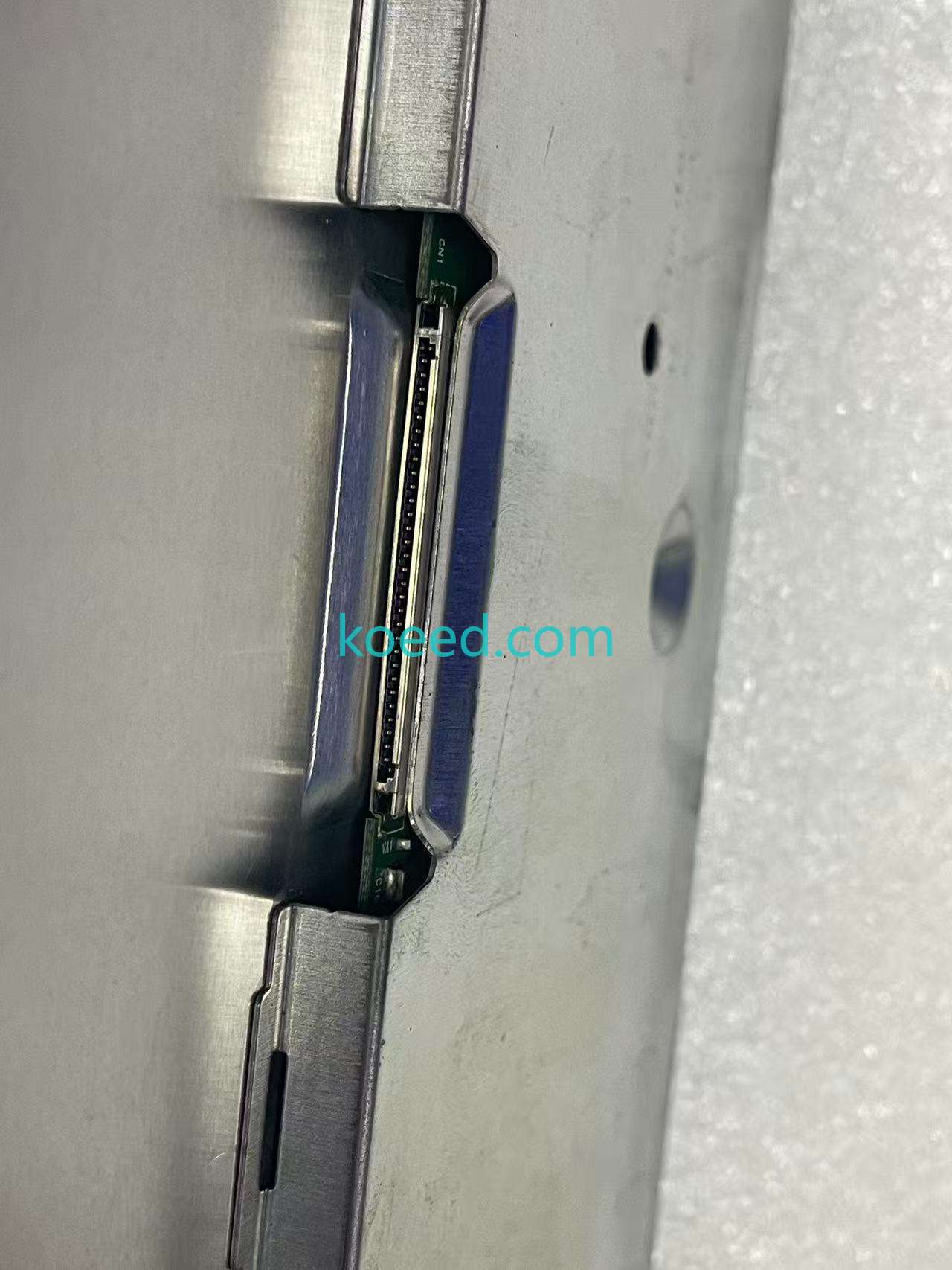 LM201U05-SLL2 - Product View