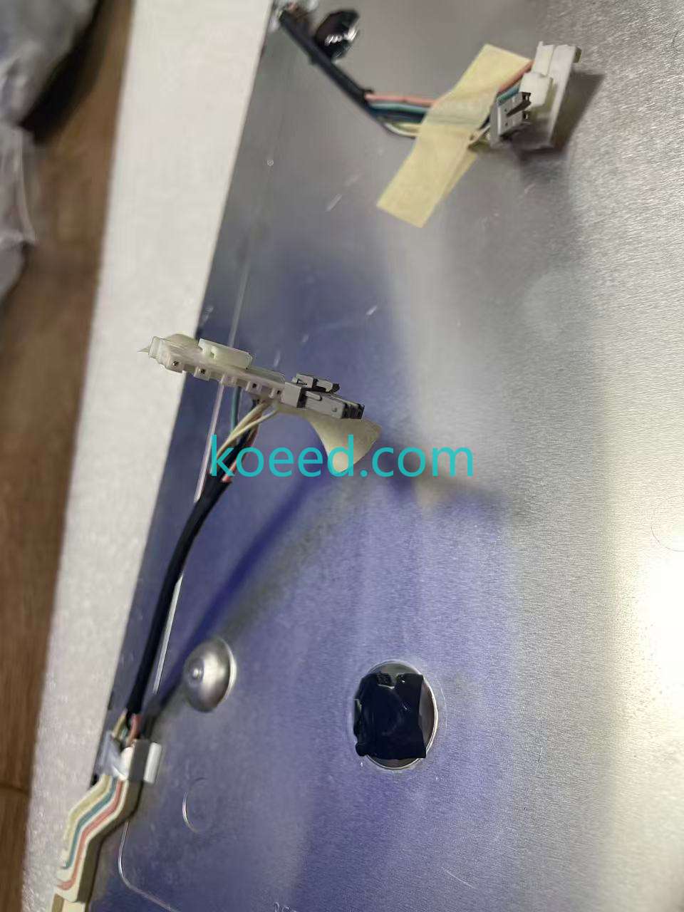 LM201U05-SLL2 - Product View