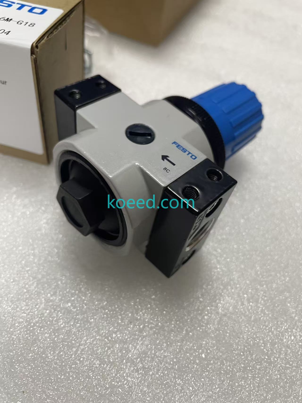 Festo LR-1/4-D-MINI 159625 - Angle View
