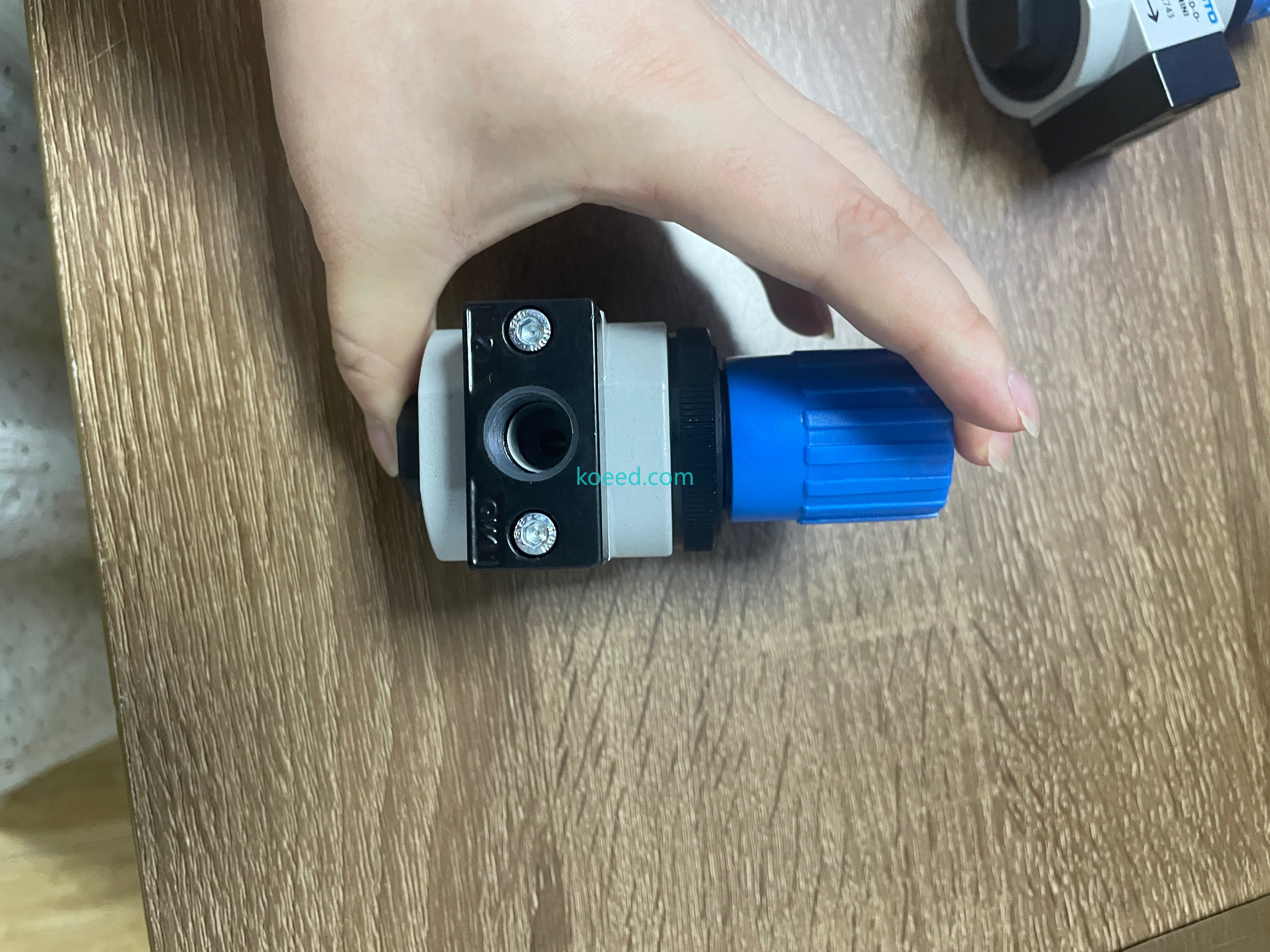 Festo LR-1/4-D-O-I-MINI - Adjustment knob and locking mechanism top view