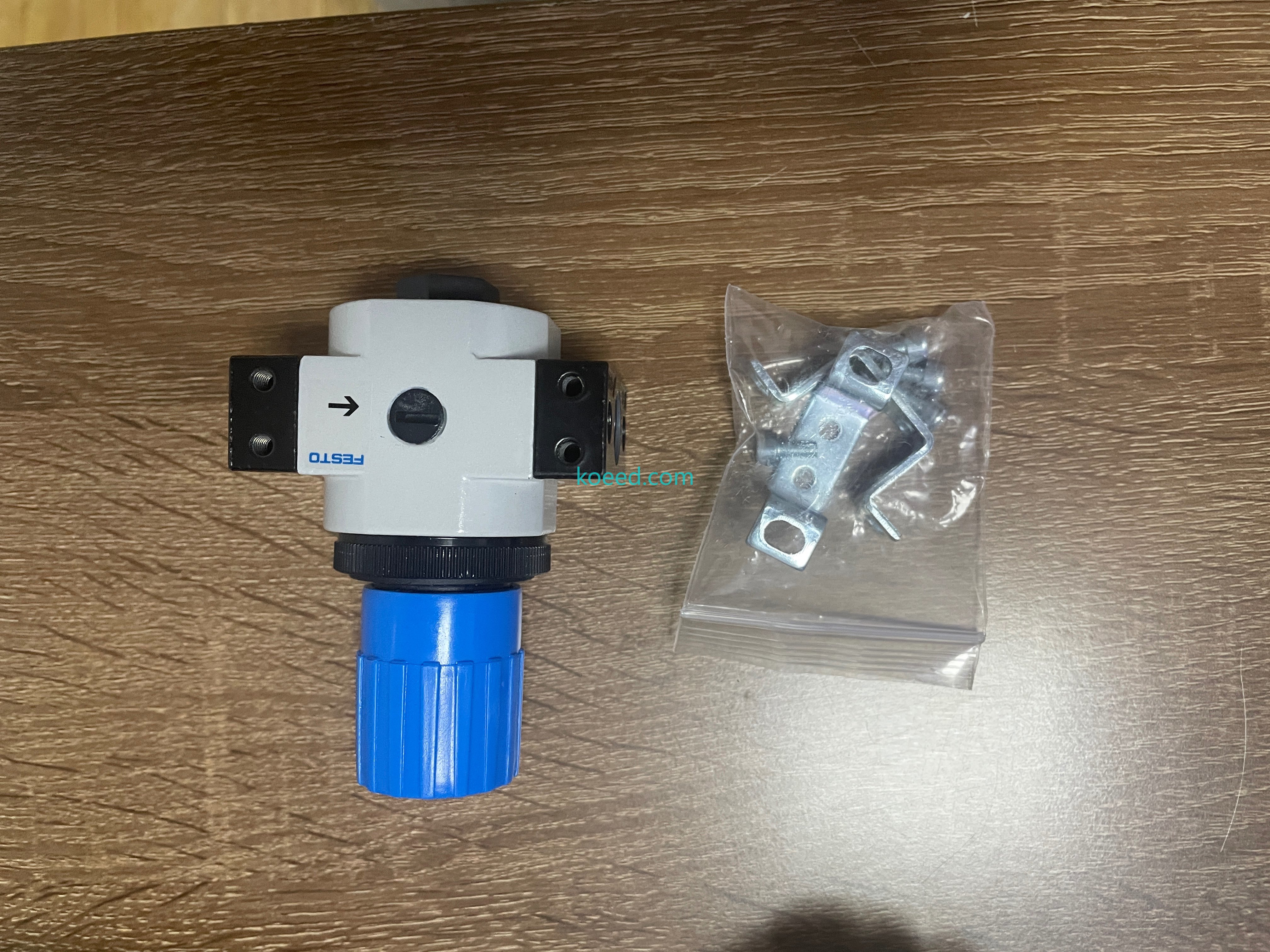 Festo LR-1/4-D-O-I-MINI - Complete unit with all connection ports visible