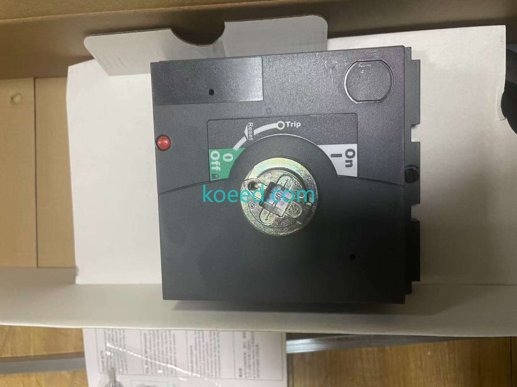 LV432598 - Product View